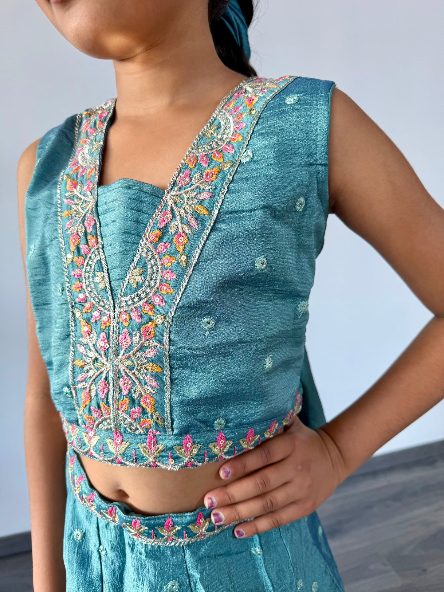 Meisjes Lehenga – Zeegroen & Mauve met Bloemenborduurwerk