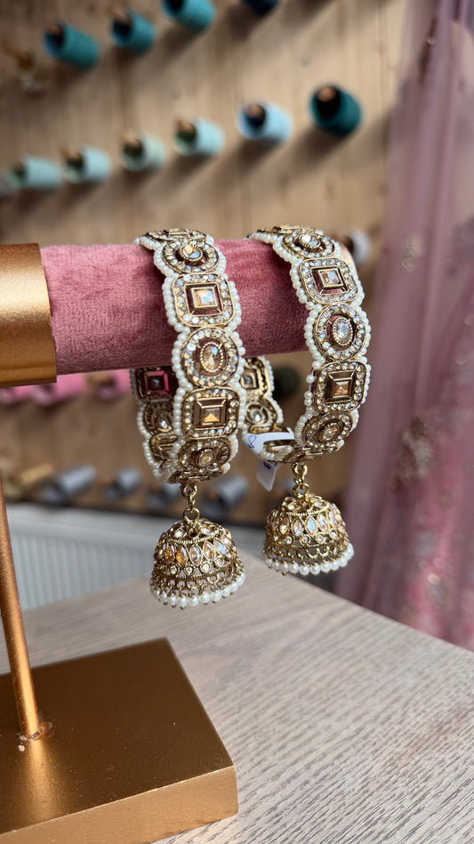 Champagne Kundan Bangle Set met Jhumki Hangers – Indiase Armbanden (Set van 2)