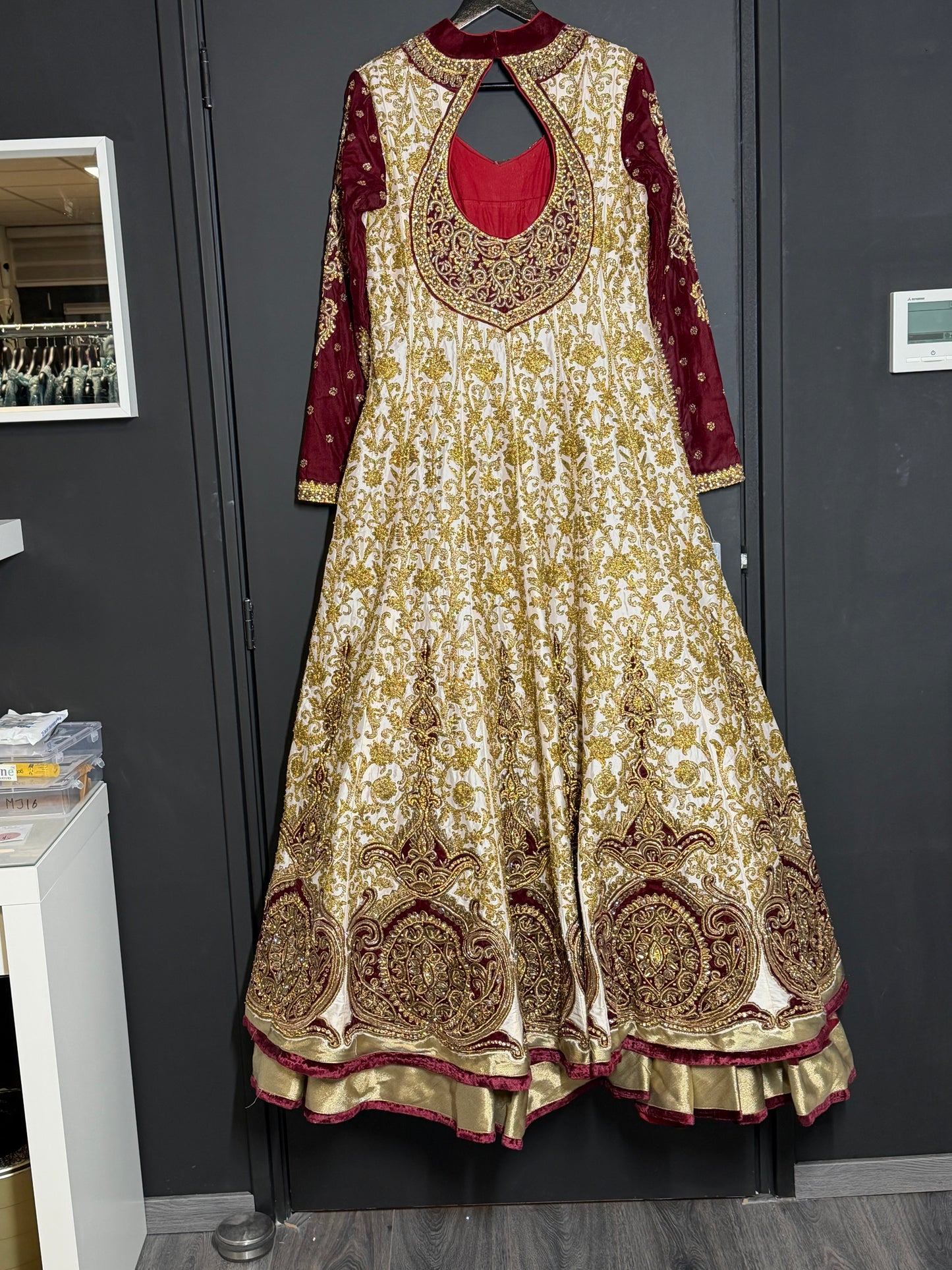 Crème Bordeaux Bridal Jurk met Goud Borduurwerk