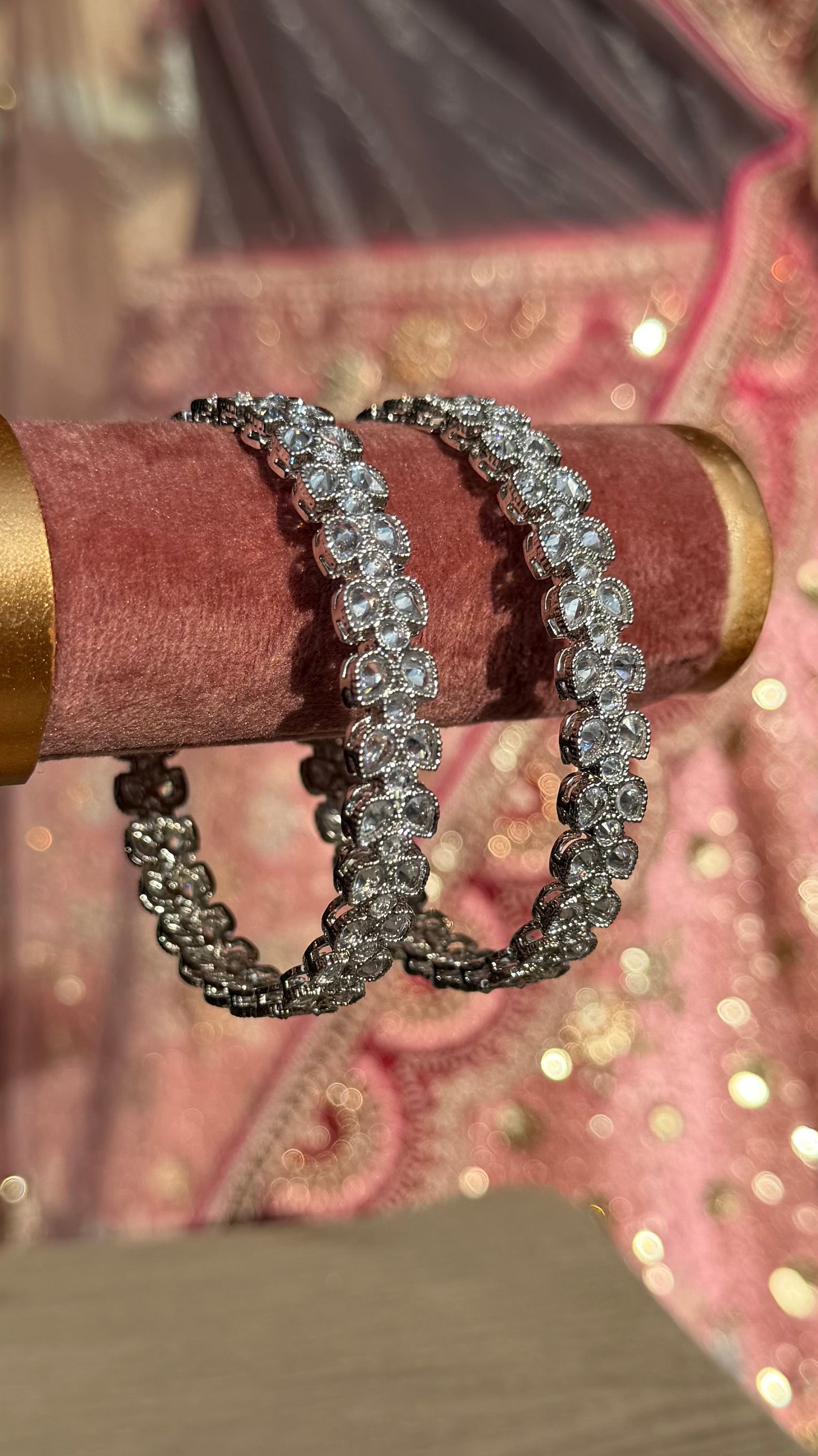 Crystal Flower Bangle Set – Indiase Armbanden met Bloem Design (2 Stuks)