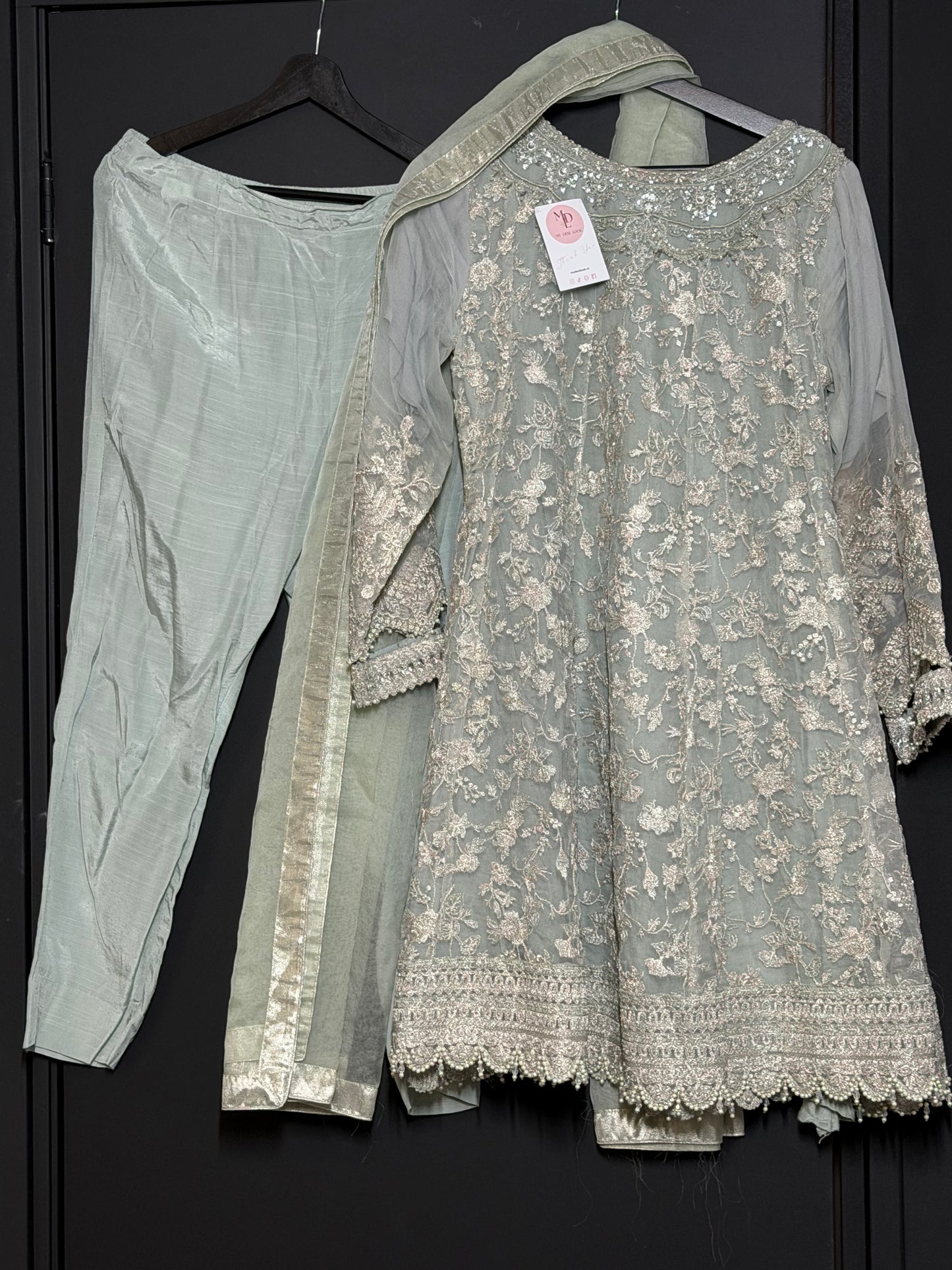 Zilvergrijze set met broek