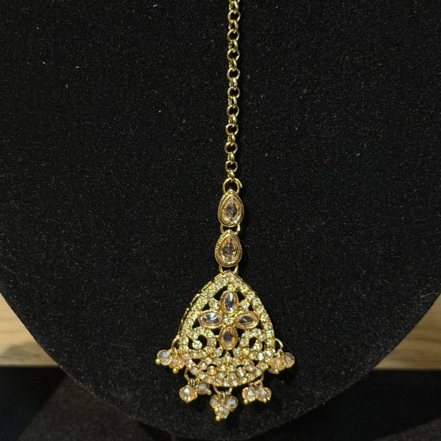 Inaya Noor Kundan Choker Set – Traditionele 3-delige Sieradenset
