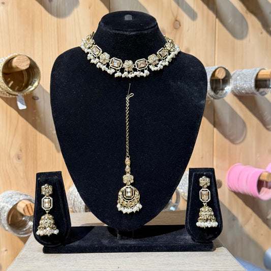 Elayna Pearl Kundan Choker Set – 3-delige Indiase Sieradenset met Parels