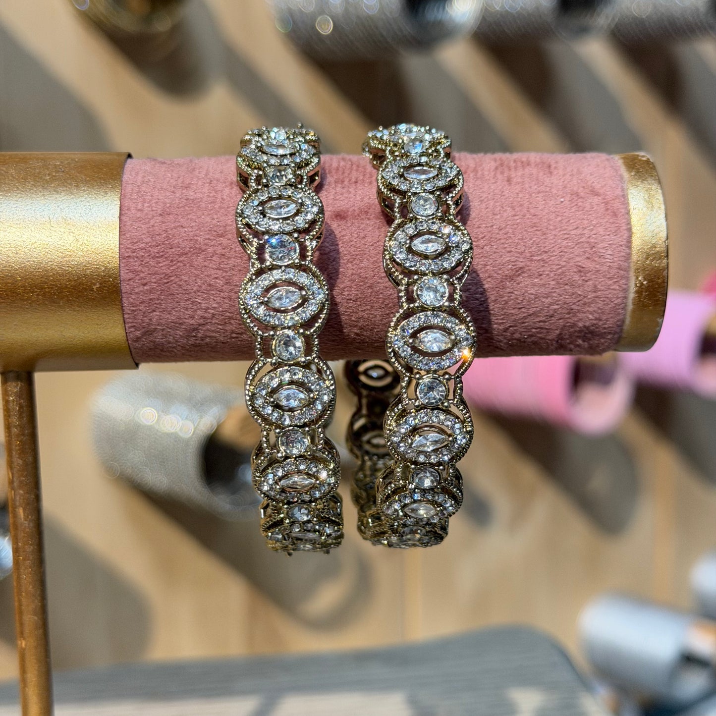 Ayra Halo Bangles Crystal – Luxe Statement Armbanden met Heldere Kristallen