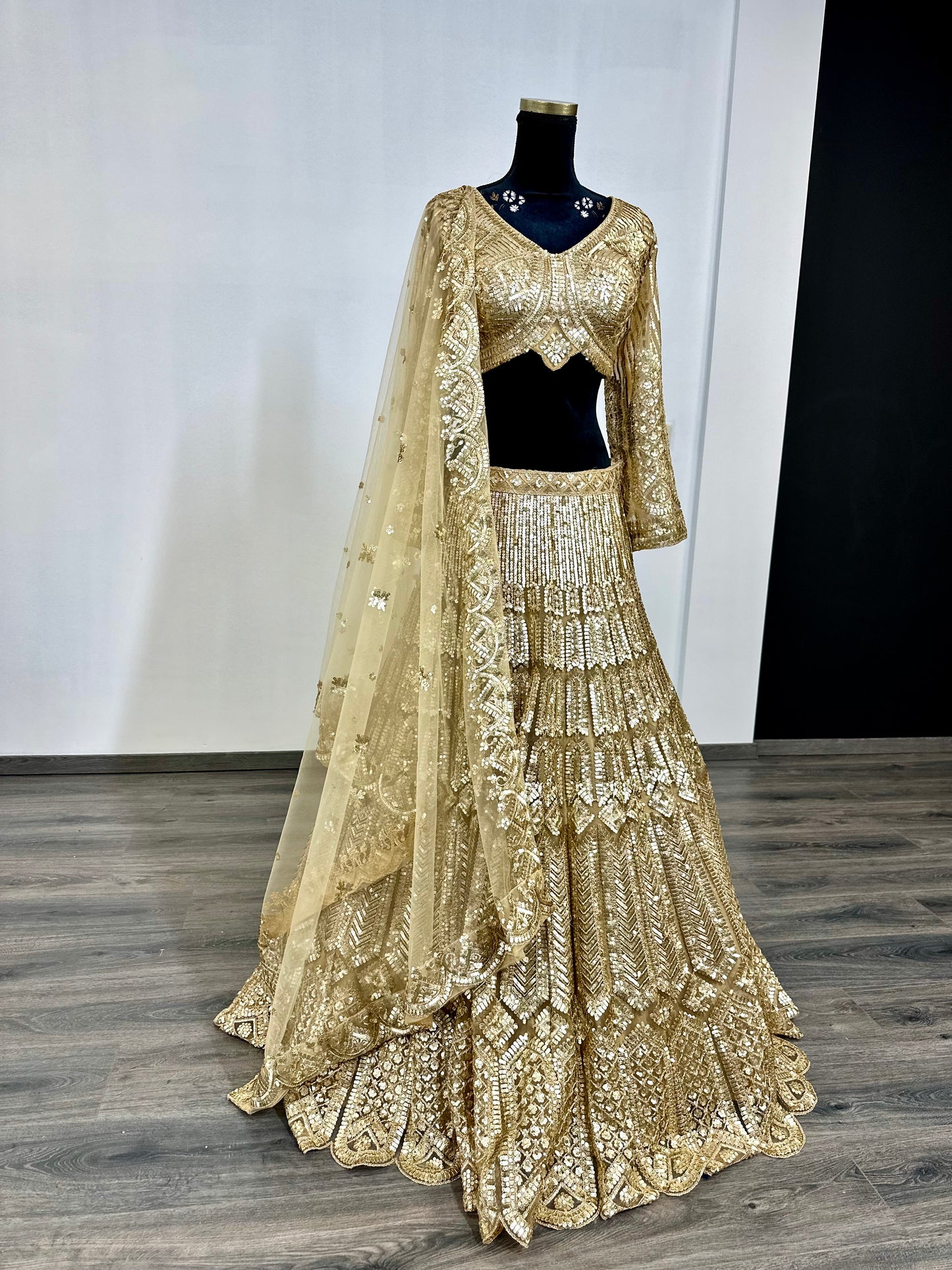 Turquoise blauwe lehenga met pailletten | Luxe Indiase feestjurk