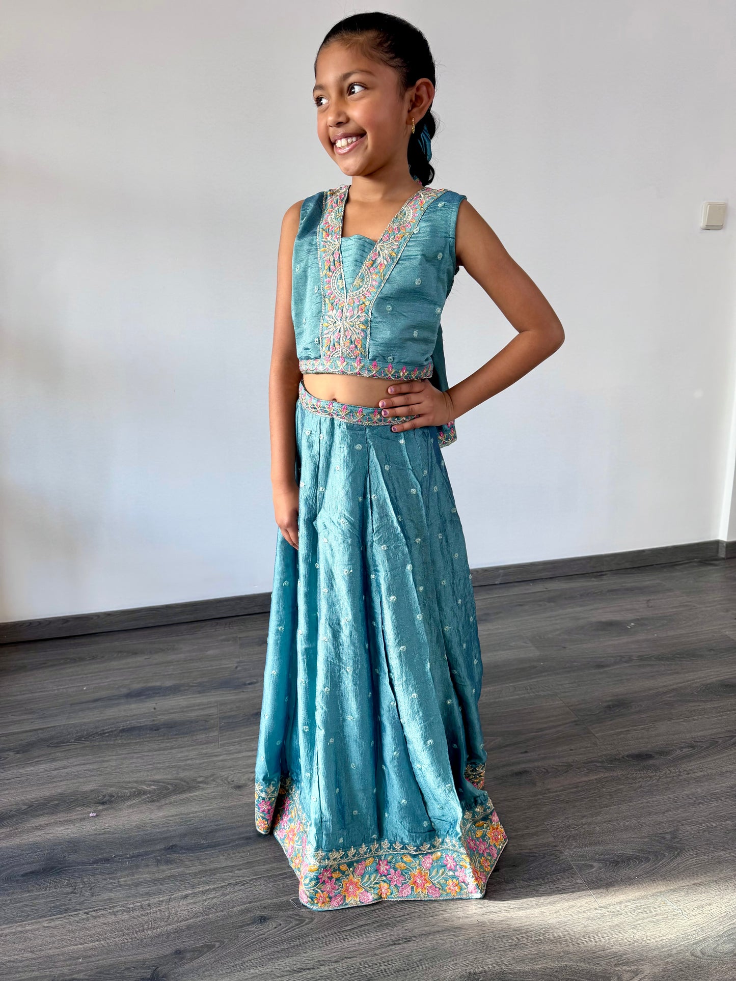 Meisjes Lehenga – Zeegroen & Mauve met Bloemenborduurwerk