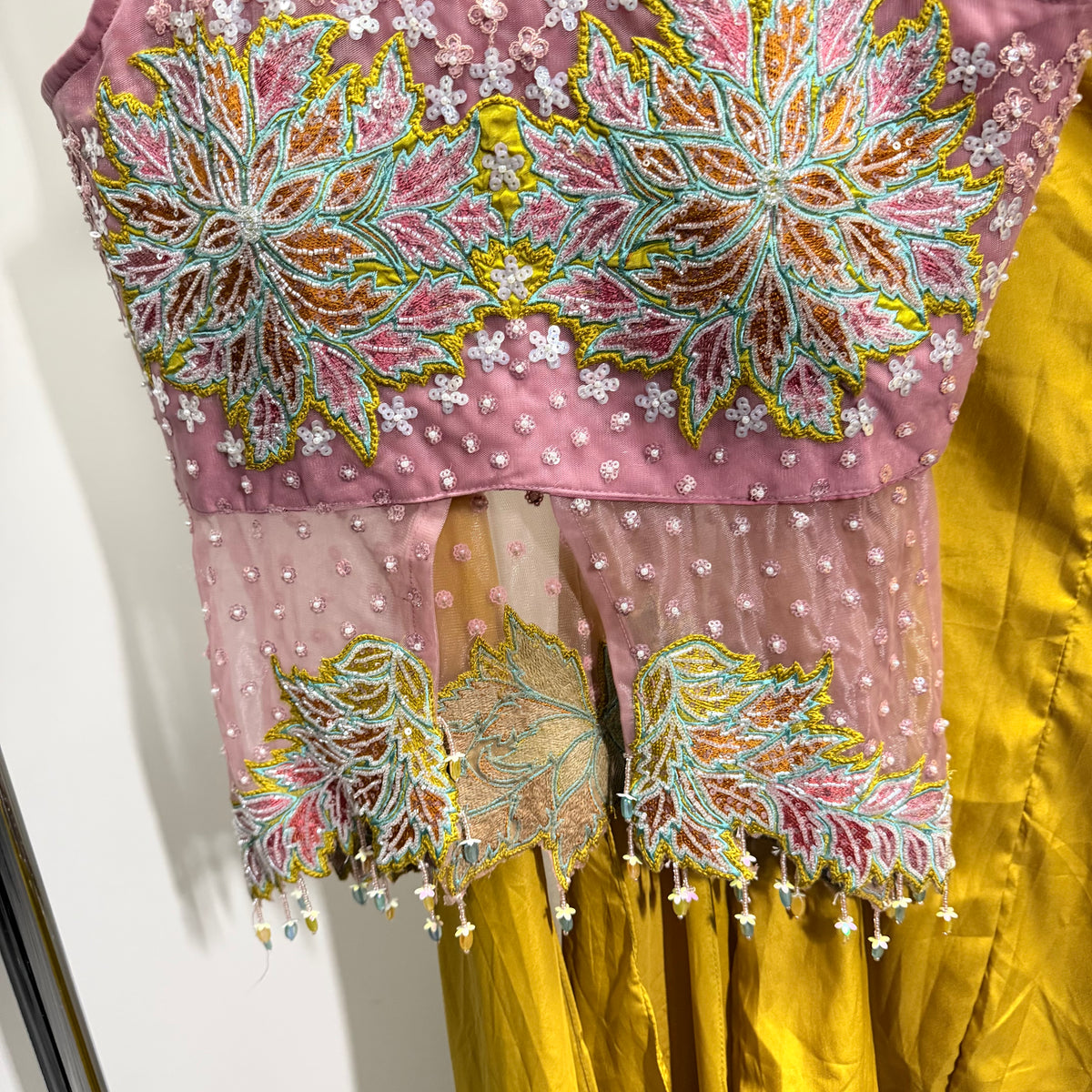 Meera Pink & Mustard Palazzo Set met Geborduurde Top