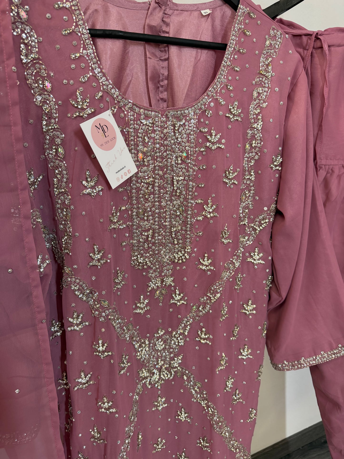 Mauve Anarkali Set met Steentjes & Dupatta