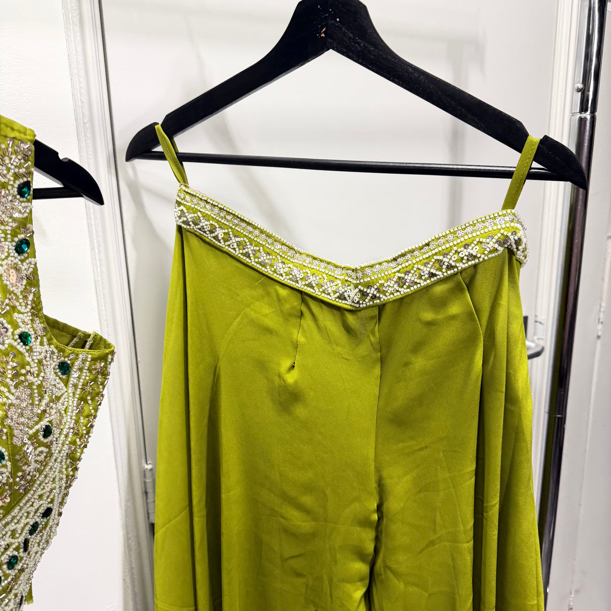 Avni Lime Green Sharara Set met Luxe Embellished Top
