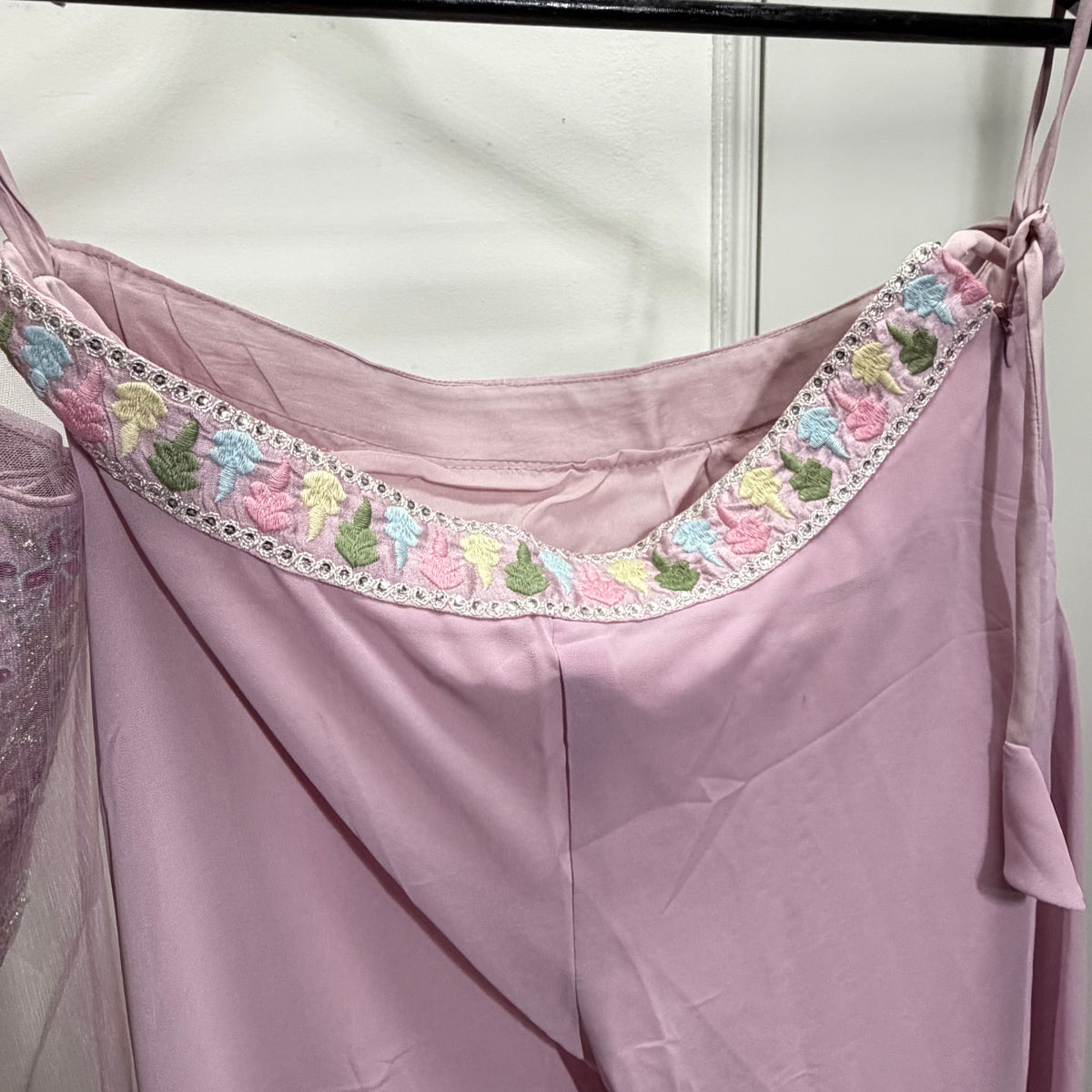 Elara Lilac Palazzo Set met Geborduurde Long Jacket