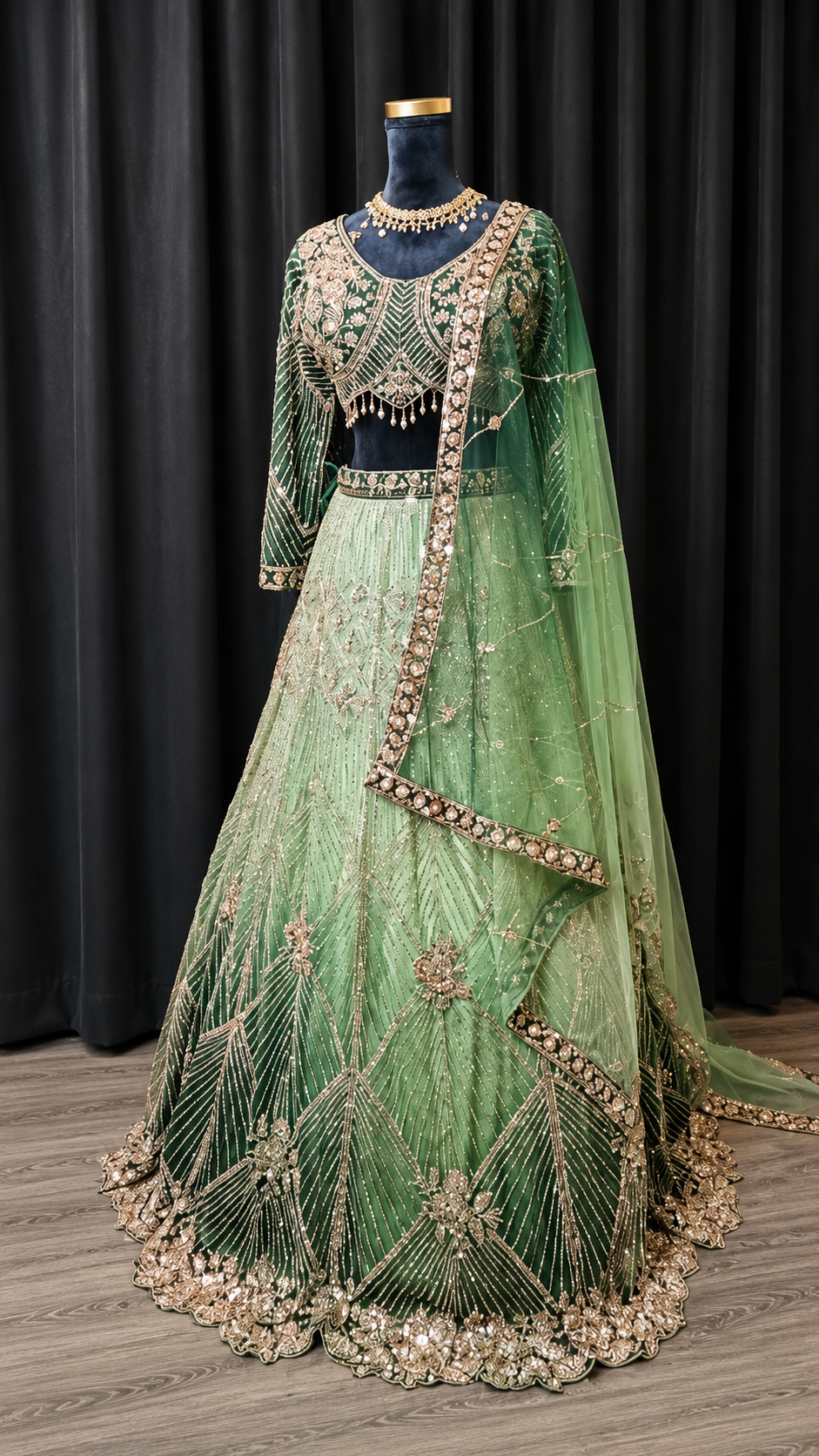 Groene Ombre Party Wear Lehenga met Luxe Details