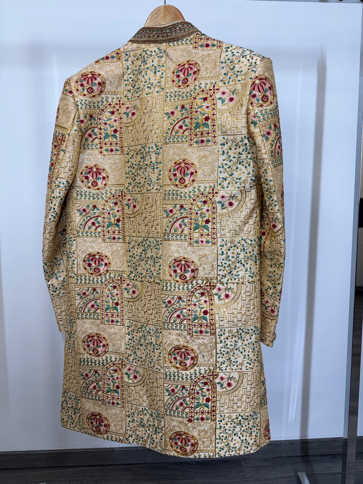 Beige Sherwani met Patchwork Embroidery