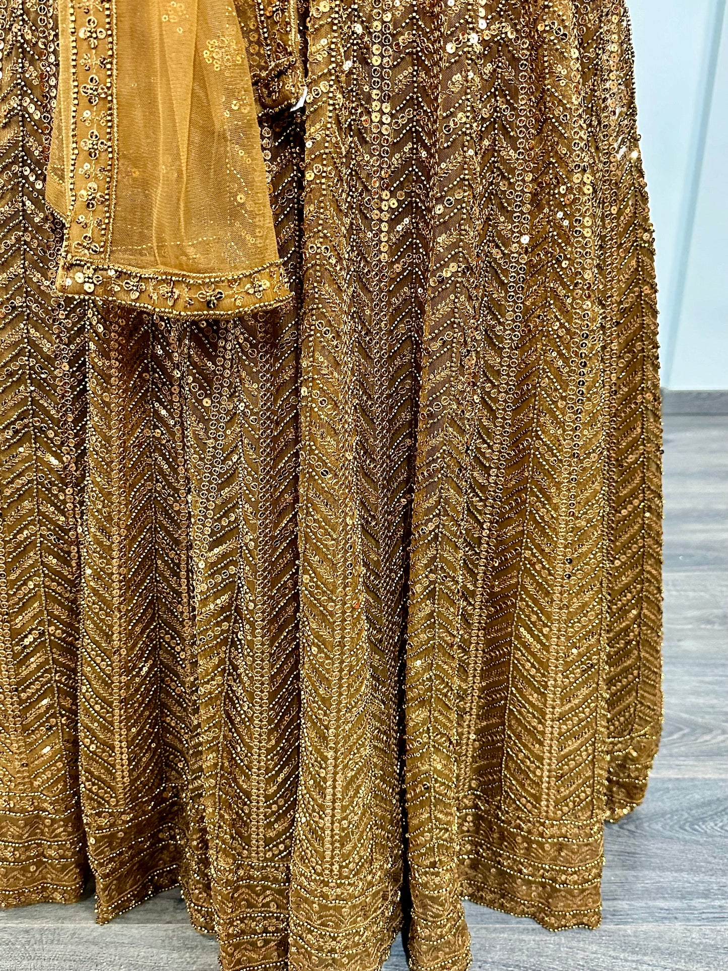 Koperbruine glitter lehenga | Luxe Indiase feestjurk dames