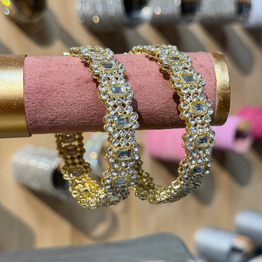 Amira Kundan Bangles Crystal – Luxe Gouden Armbanden met Heldere Kristallen