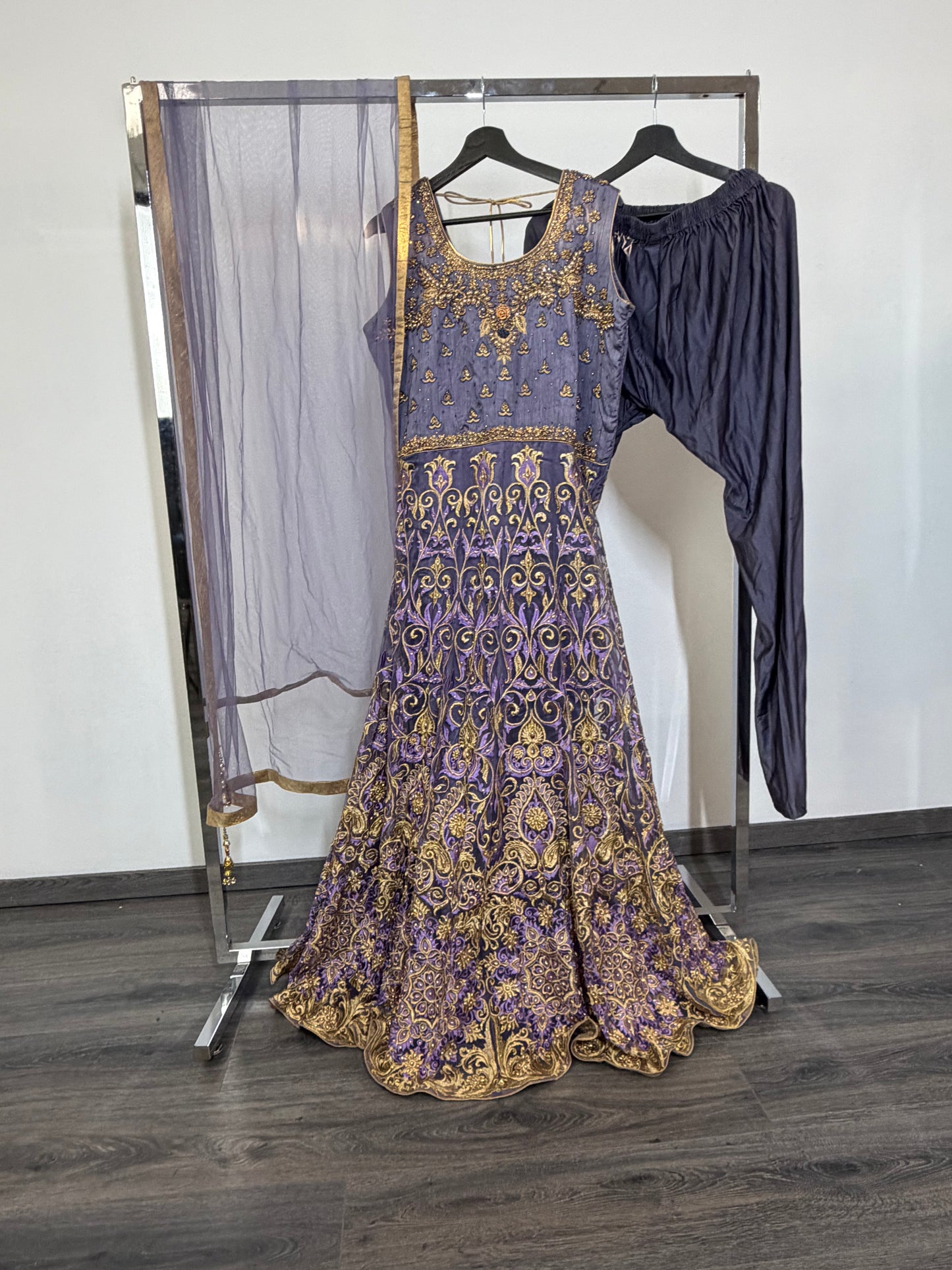 Paars-Gouden Anarkali Set met Dupatta