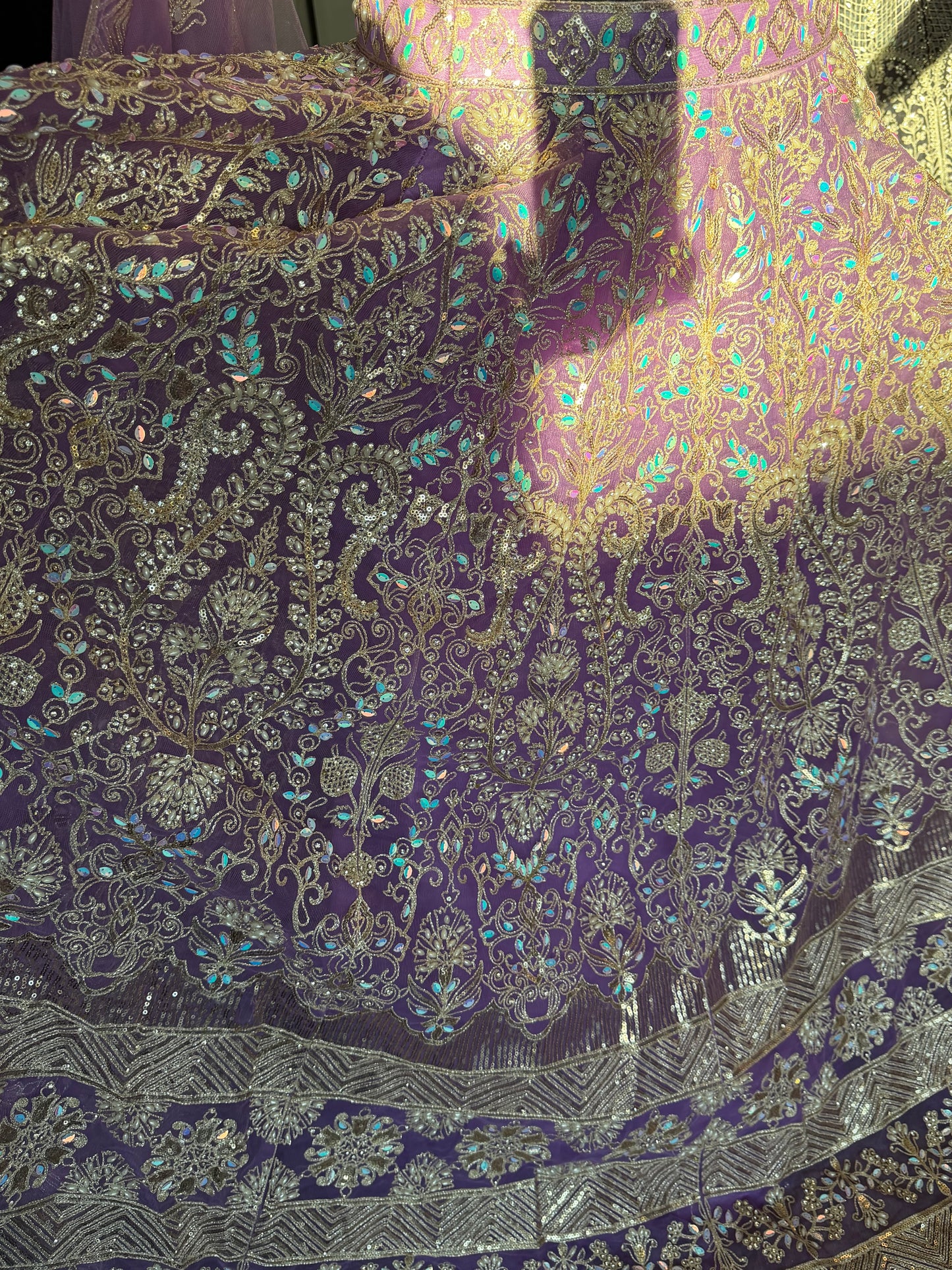 Lila Lehenga met Goud Borduurwerk