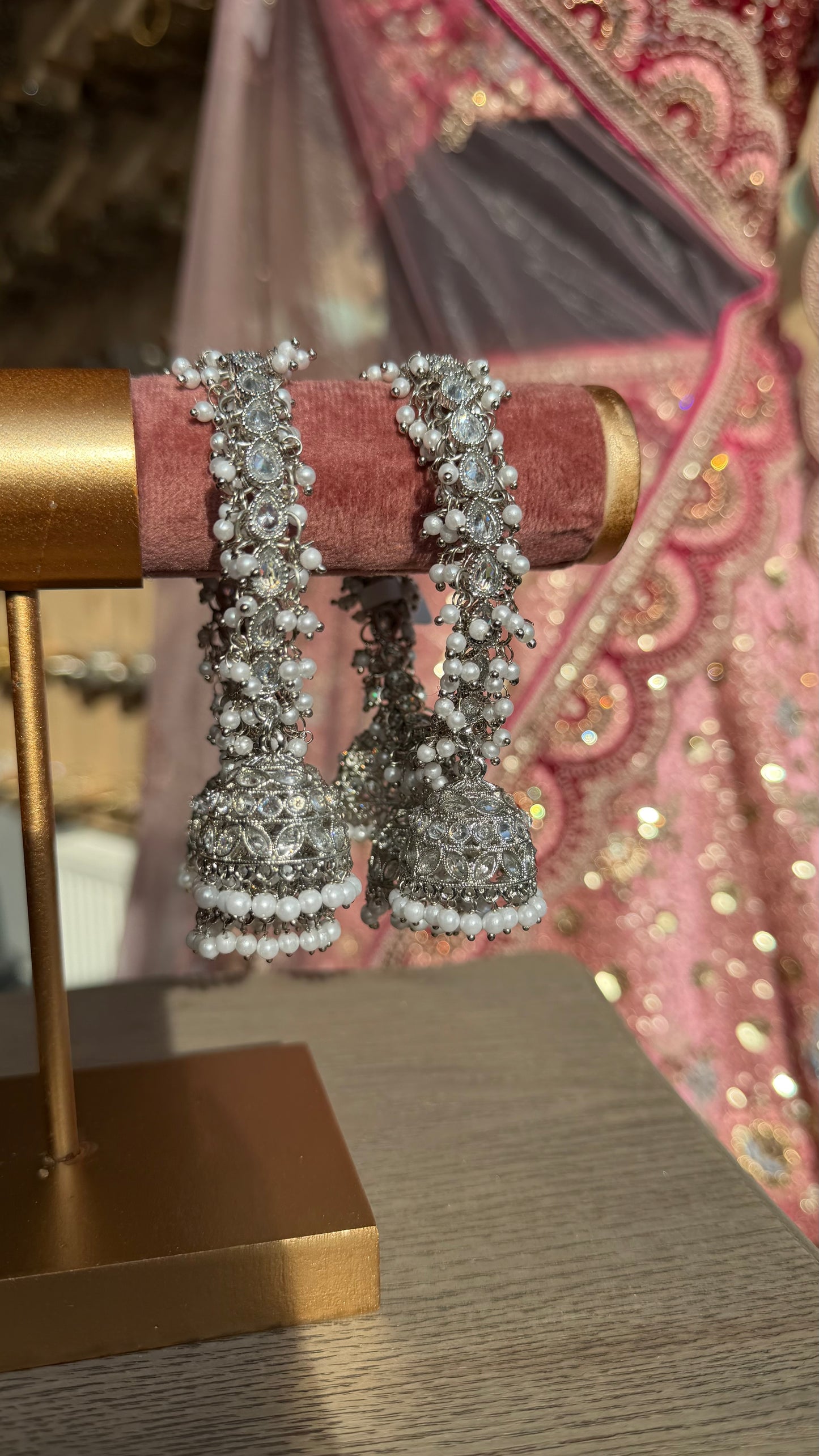 Pearl Jhumki Bangle Set – Zilveren Indiase Armbanden met Parel Hangers