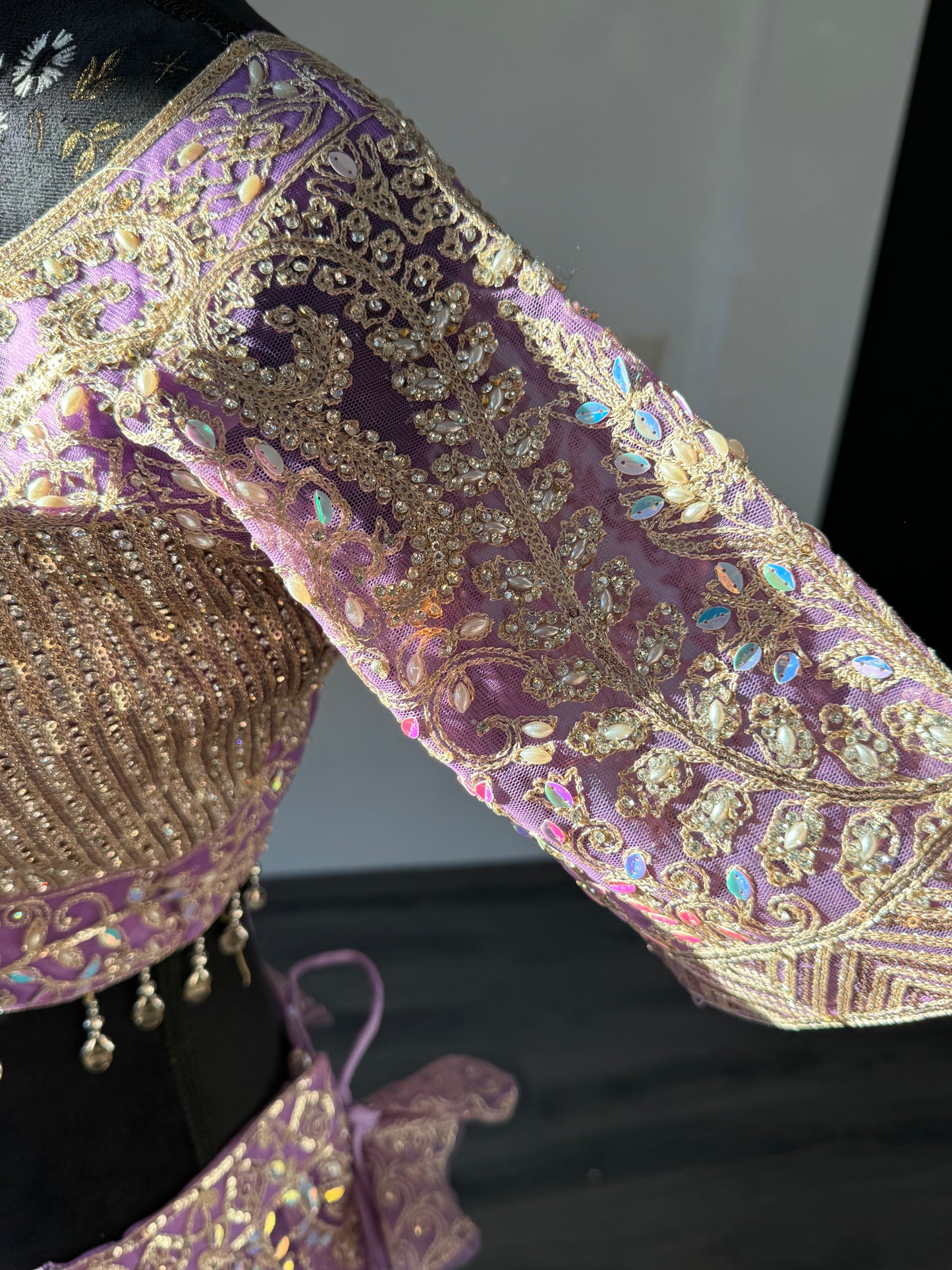 Lila Lehenga met Goud Borduurwerk