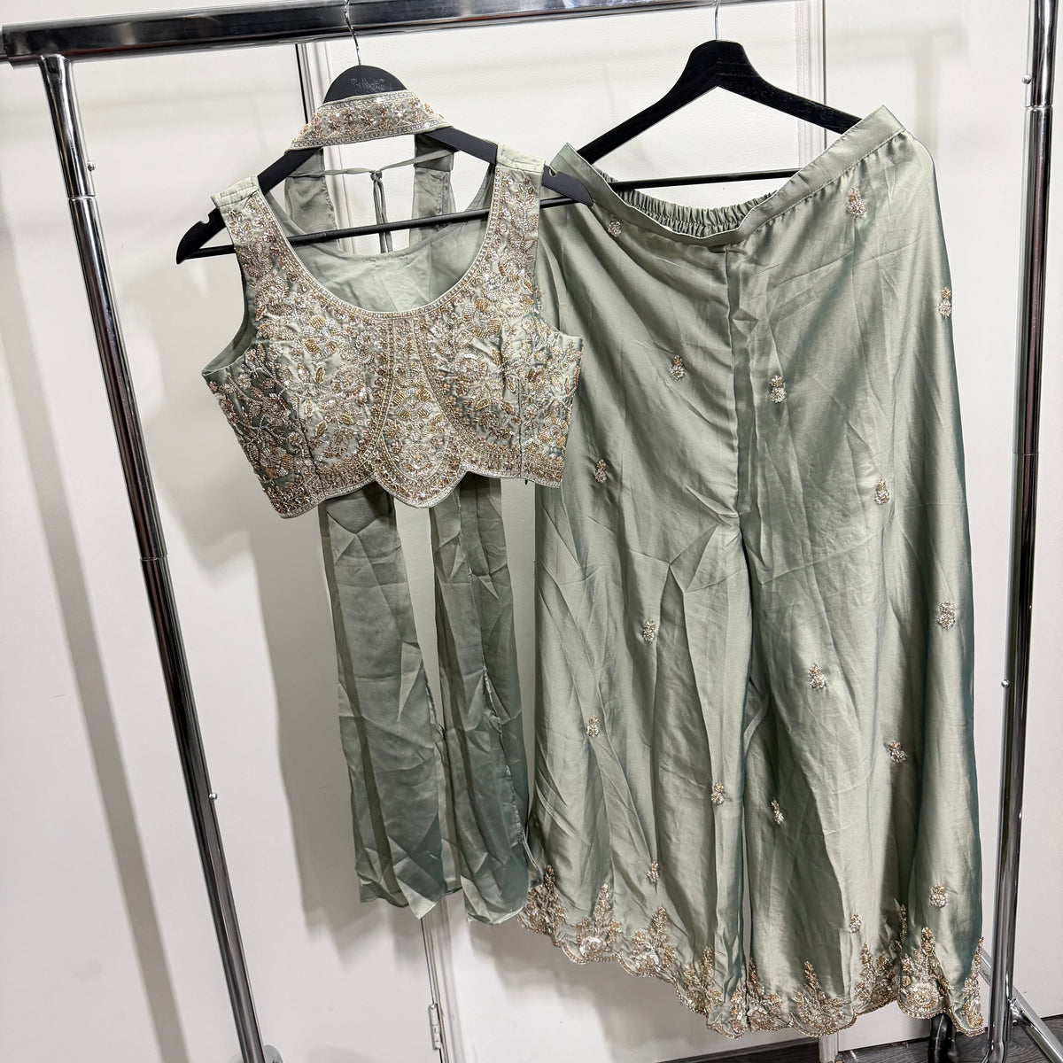 Sana Sage Green Palazzo Set met Geborduurde Top & Dupatta