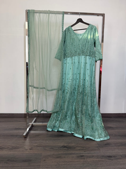 Mintgroene Anarkali met Fijn Borduurwerk & Dupatta