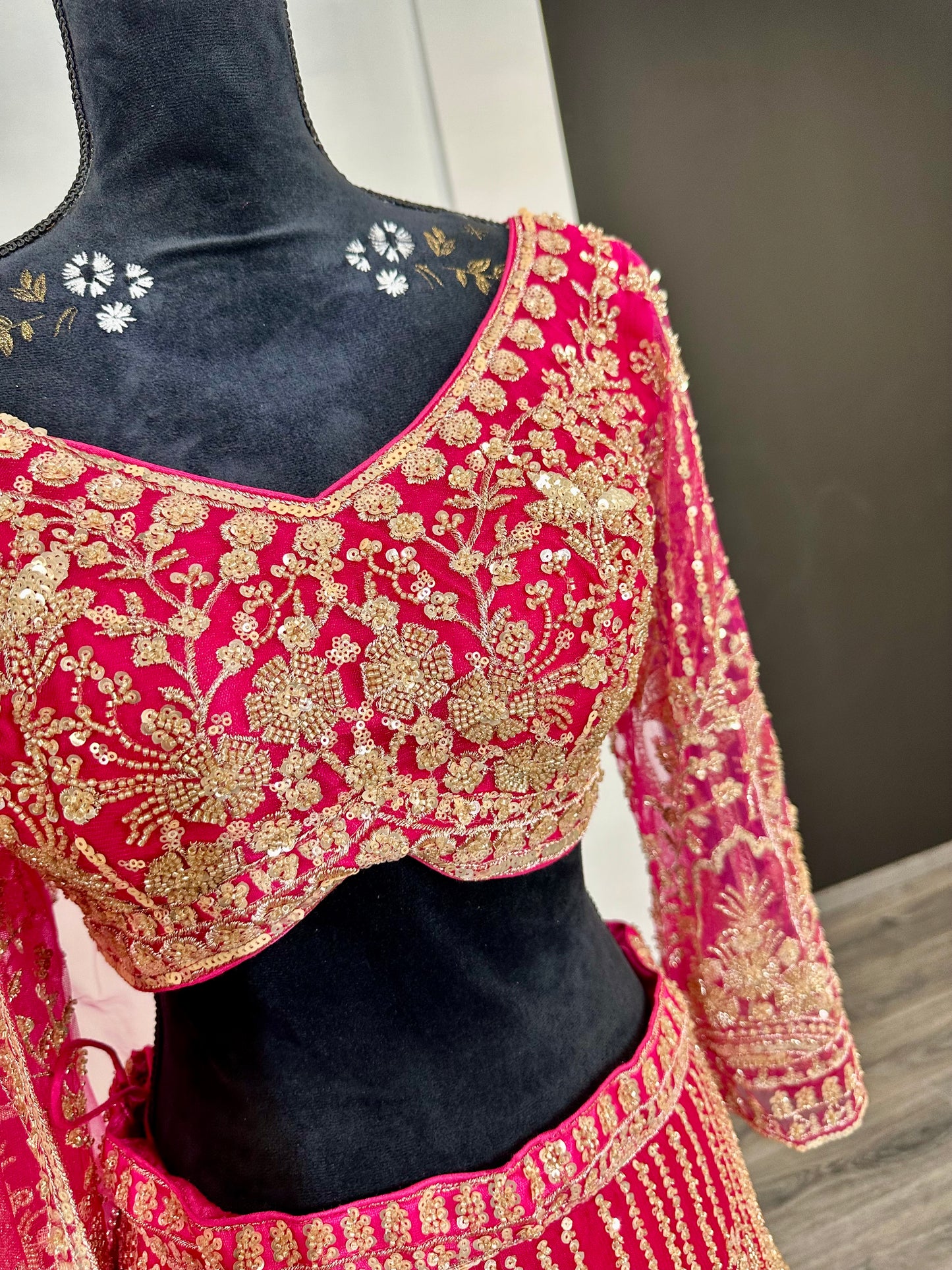 Fuchsia roze heavy party wear lehenga | Luxe Indiase feestjurk dames