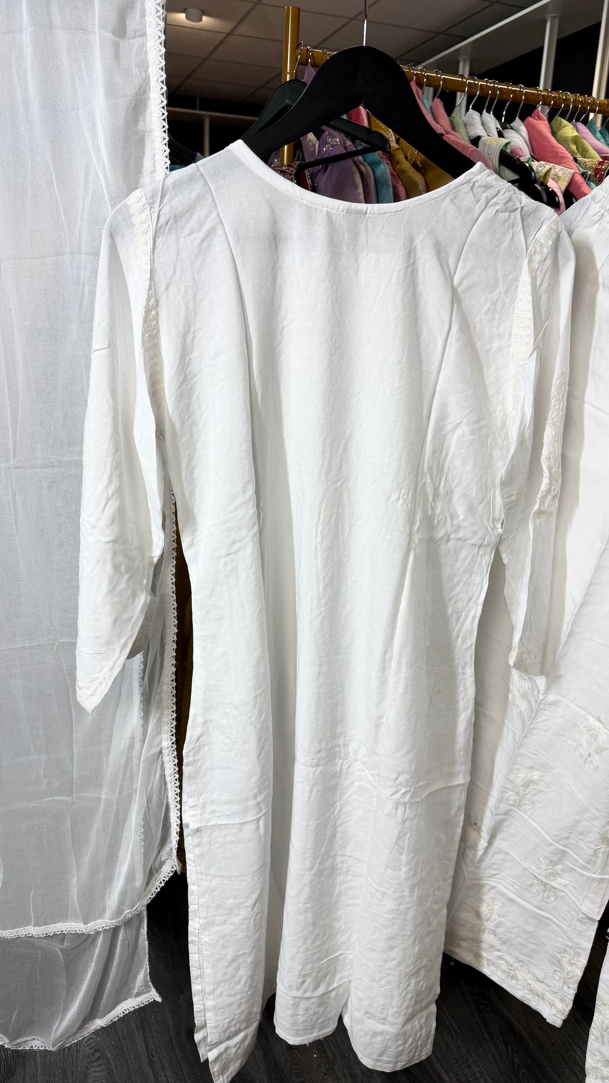 Witte Kurti Set met Dupatta – Indiase Rouwkleding