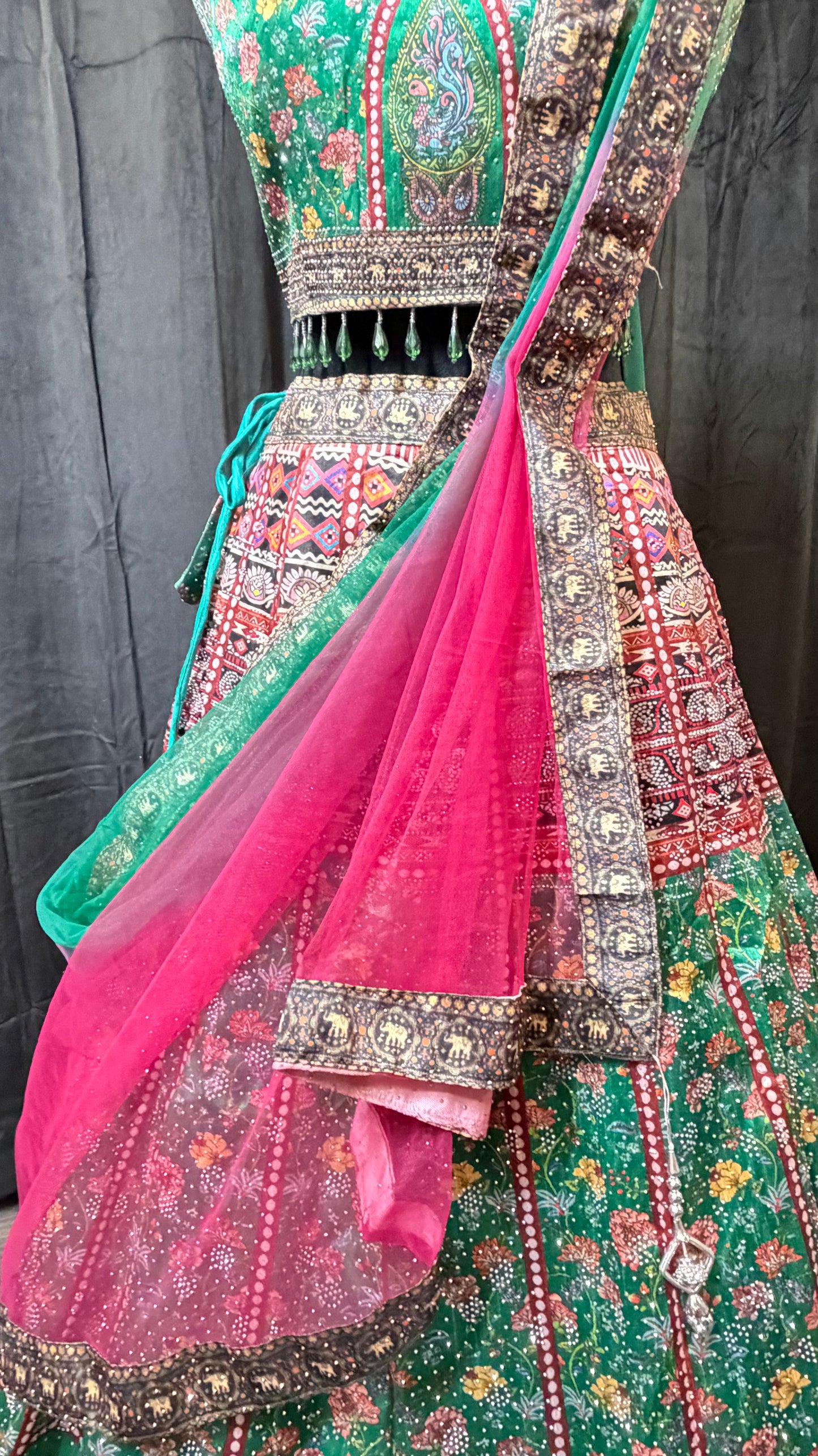 Groene Traditionele Party Wear Lehenga met Luxe Print
