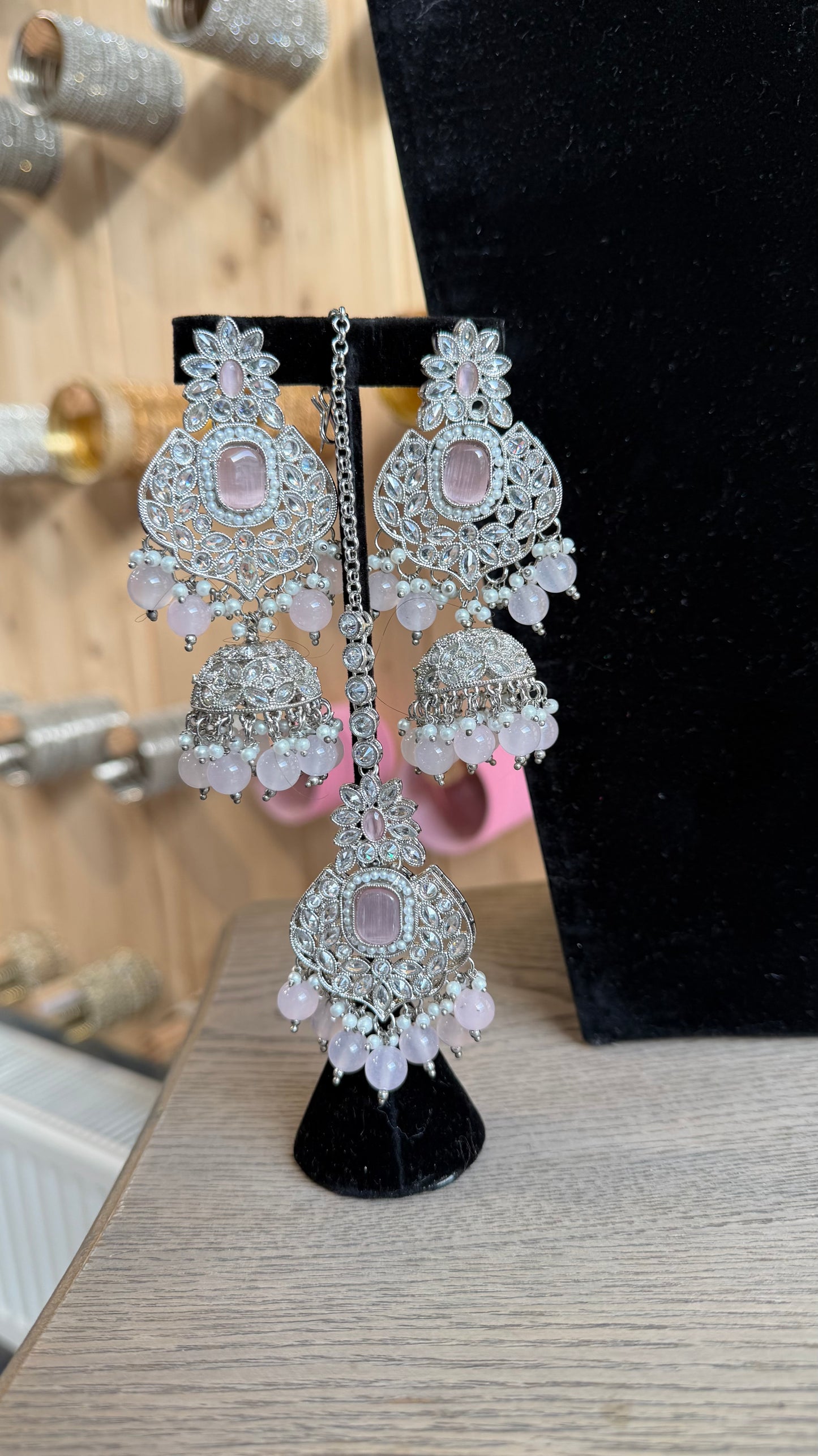 Roze Indiase Choker Sieraden Set met Jhumka Oorbellen en Tikka – Bollywood Jewelry