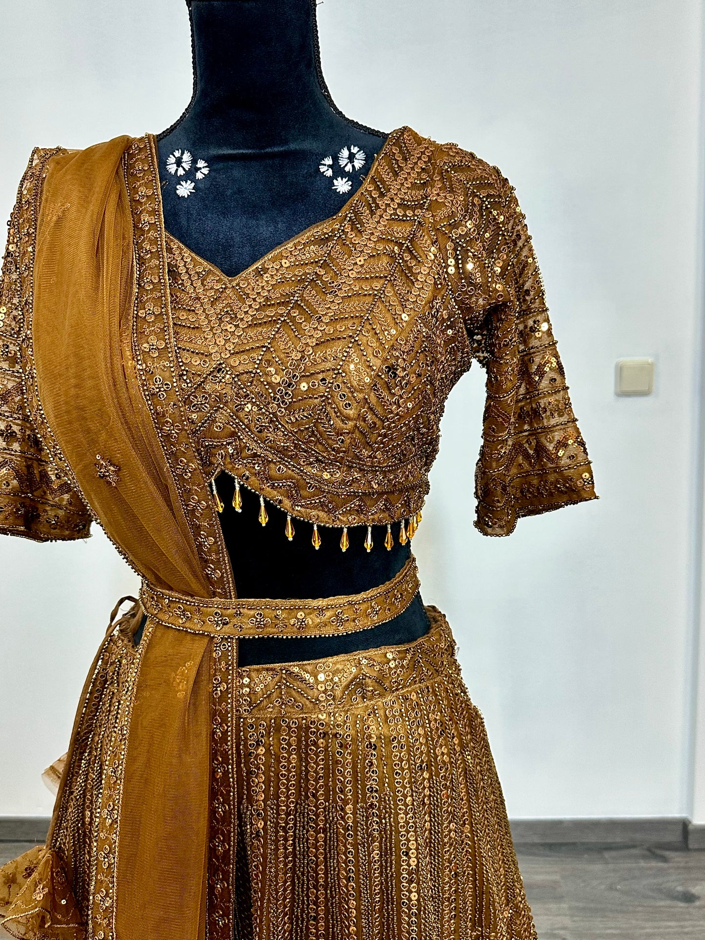 Koperbruine glitter lehenga | Luxe Indiase feestjurk dames