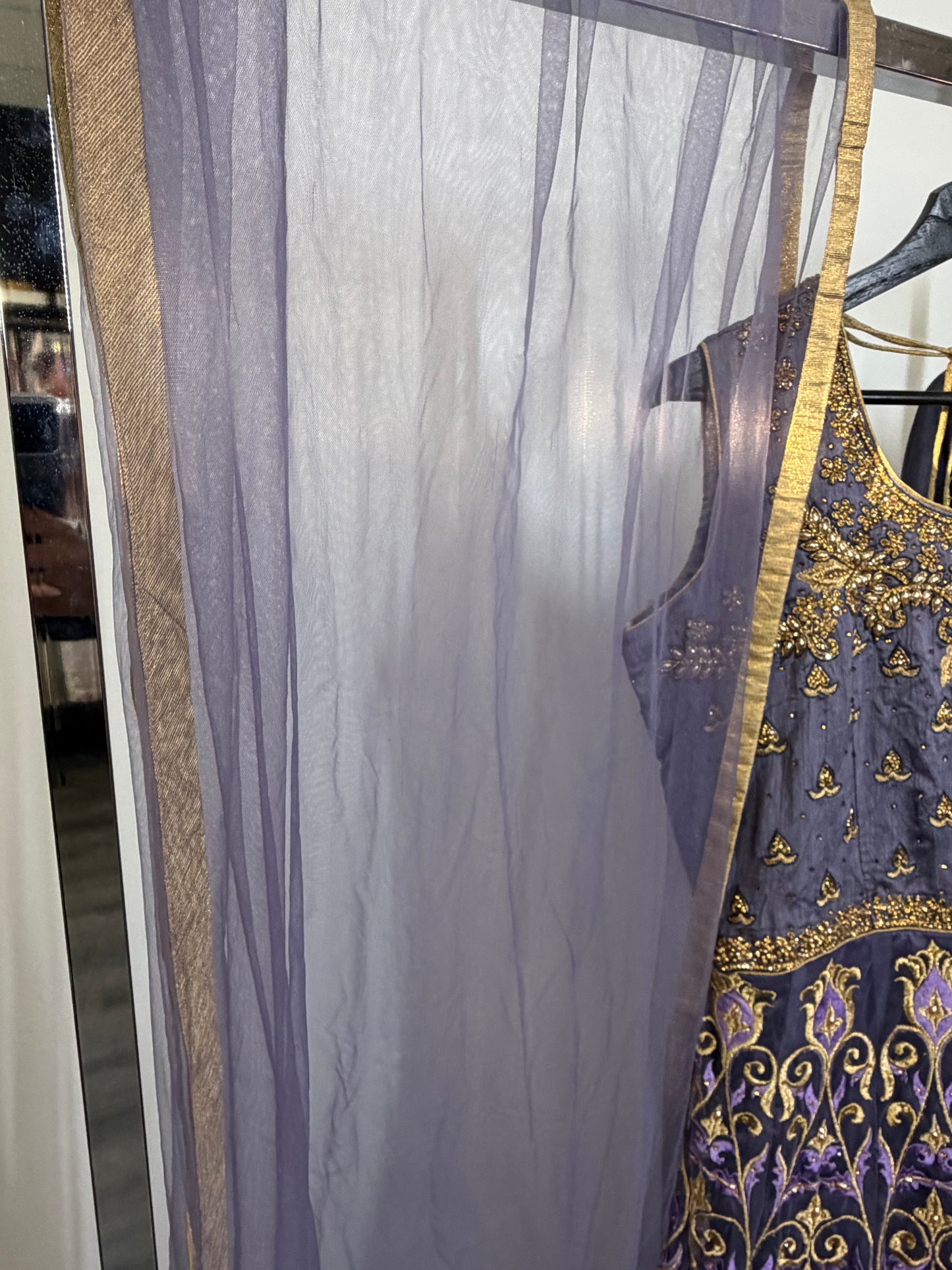 Paars-Gouden Anarkali Set met Dupatta