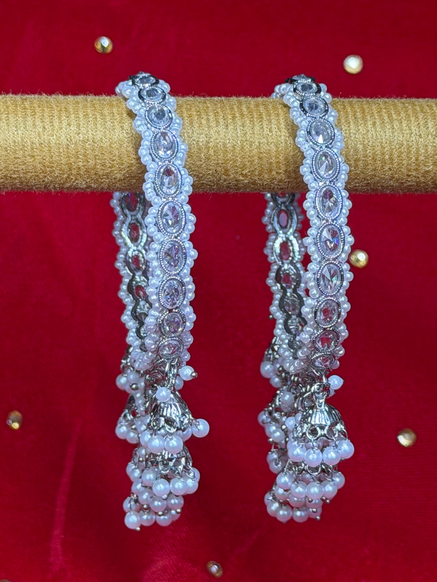 Luxe Statement Armband met Parels & Hangende Jhumka Details