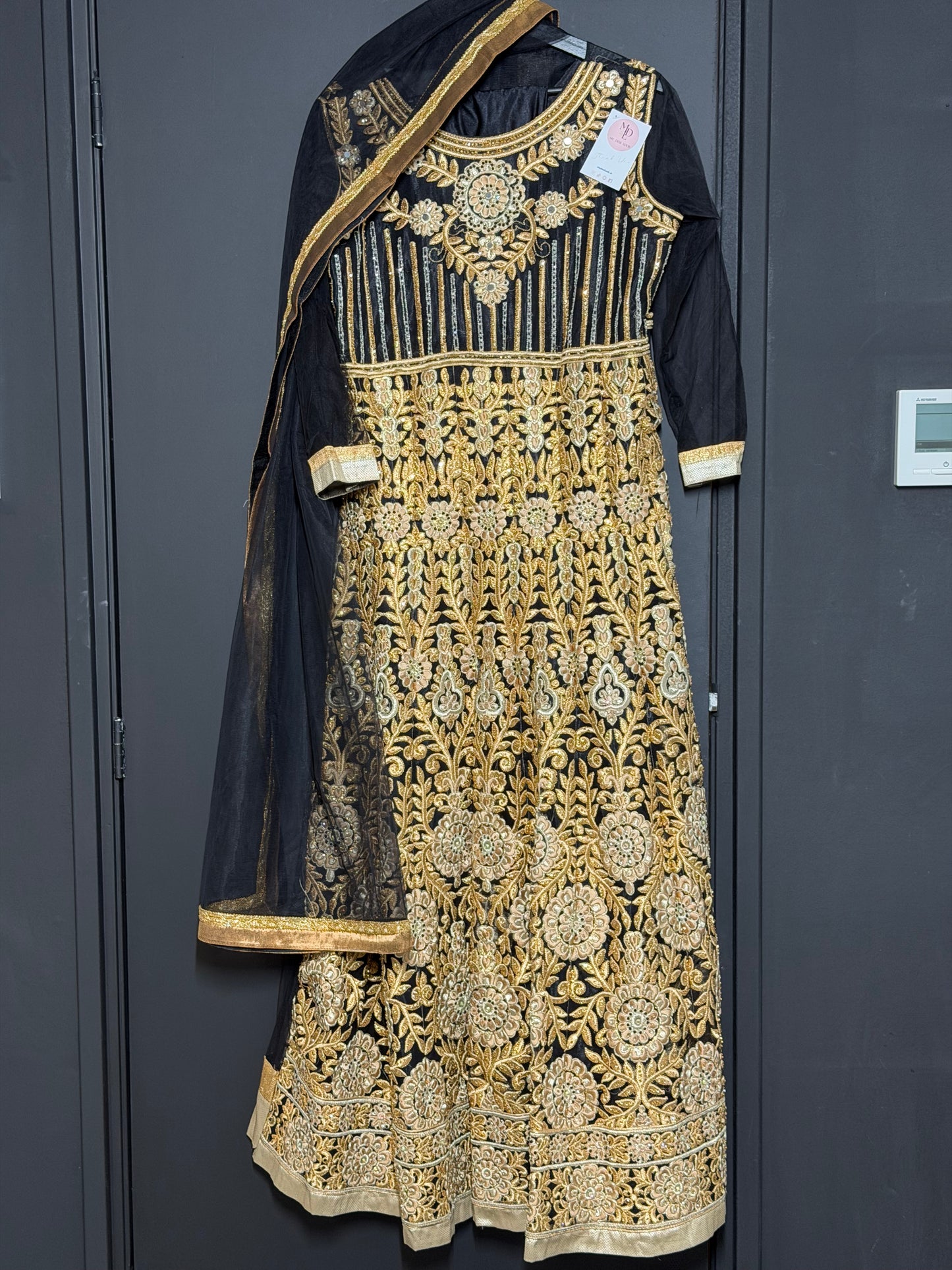 Zwarte Feestjurk met Goud Borduurwerk