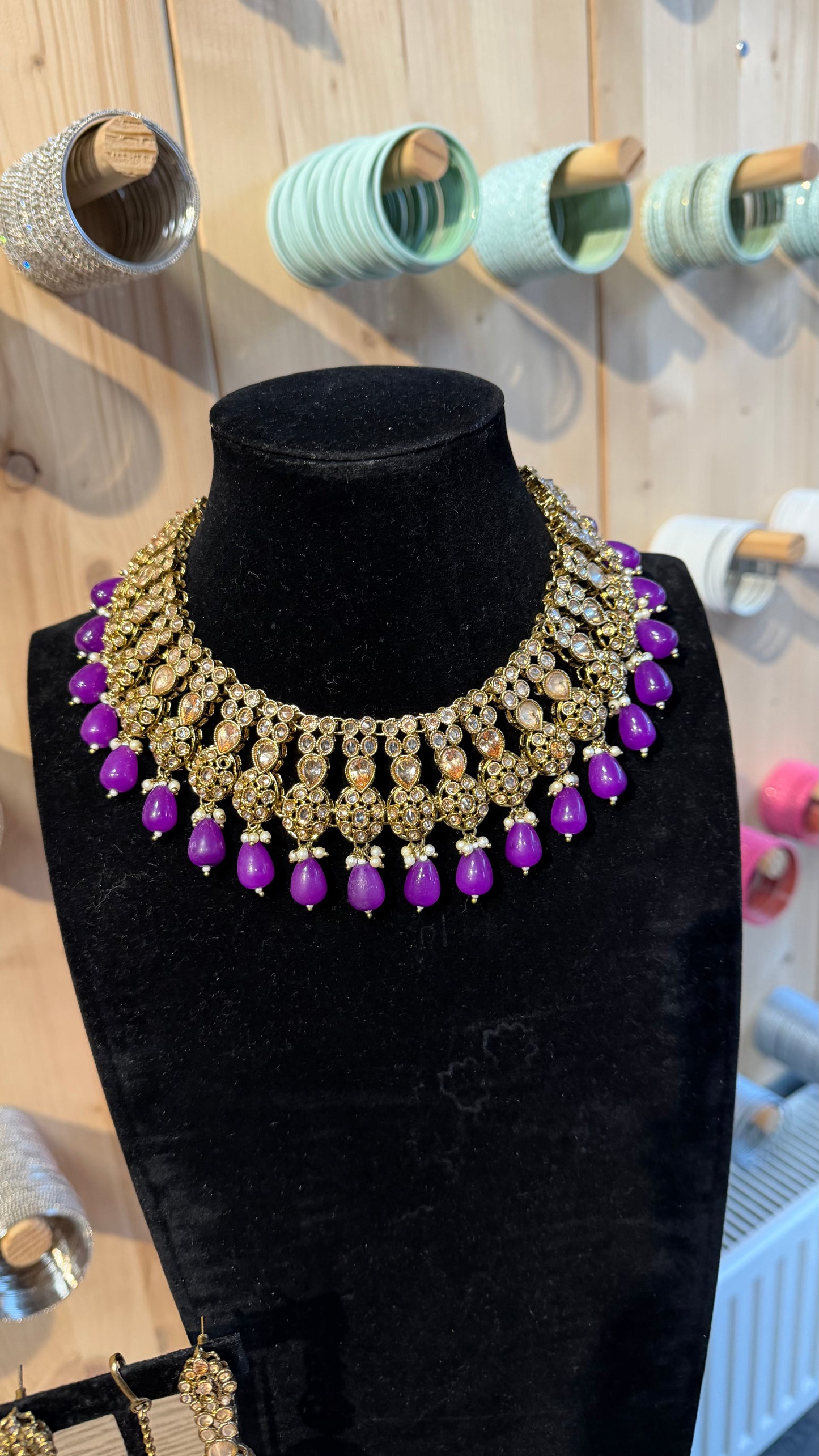 SLIGHTLY IMPERFECT: Indiase Paarse Choker Sieraden Set met Jhumka Oorbellen – Traditionele Bollywood Jewelry