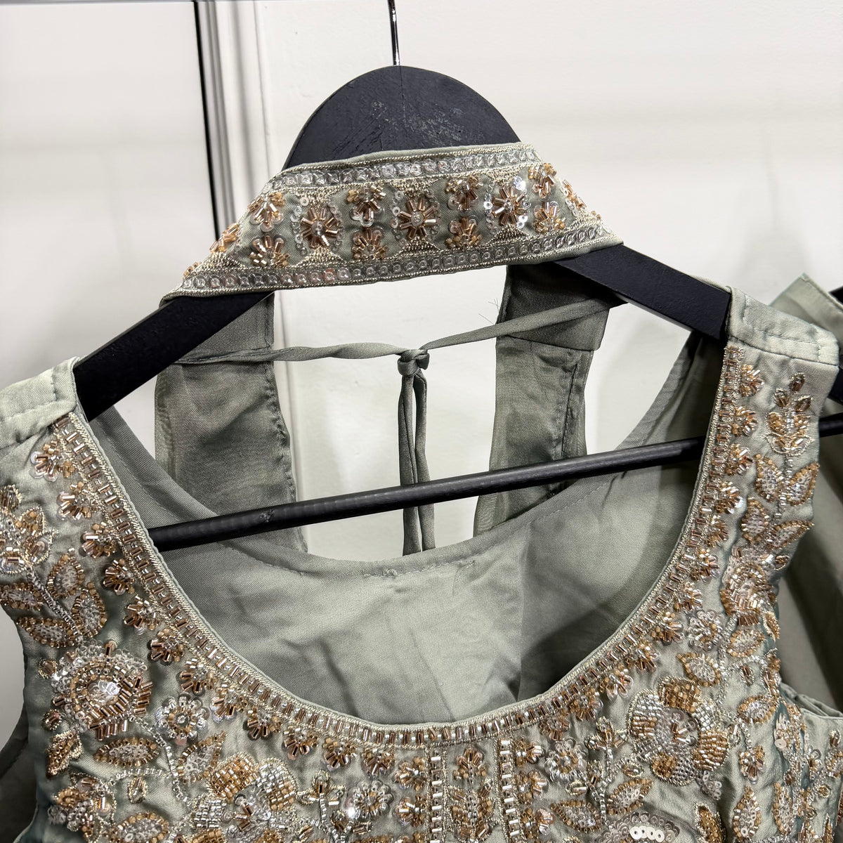 Sana Sage Green Palazzo Set met Geborduurde Top & Dupatta