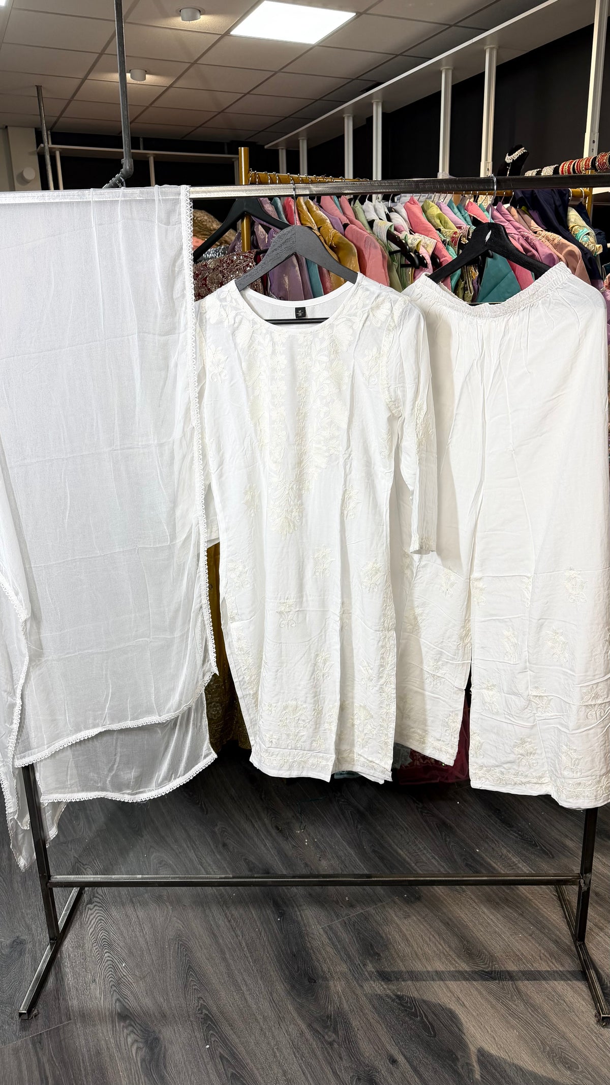 Witte Kurti Set met Dupatta – Indiase Rouwkleding