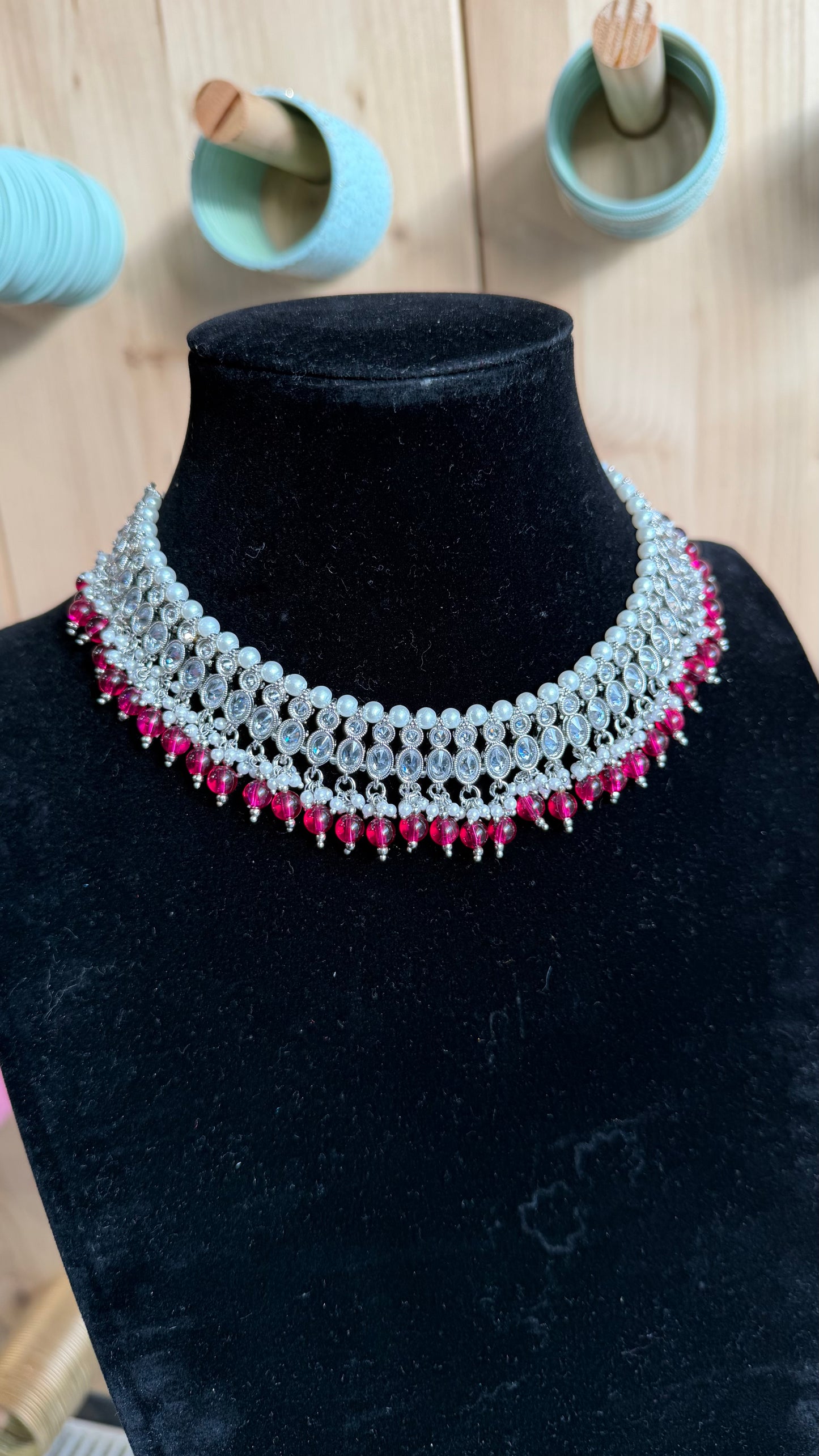 Indiase Parel Choker Set met Jhumka Oorbellen – Elegante Traditionele Sieraden