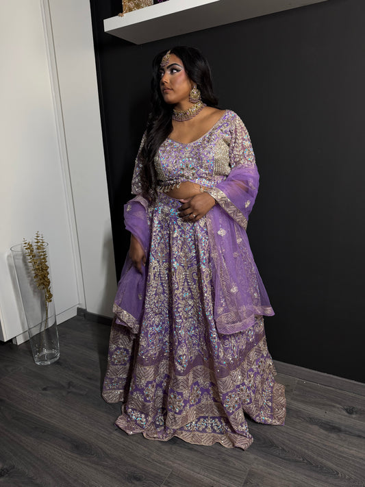 Lila Lehenga met Goud Borduurwerk
