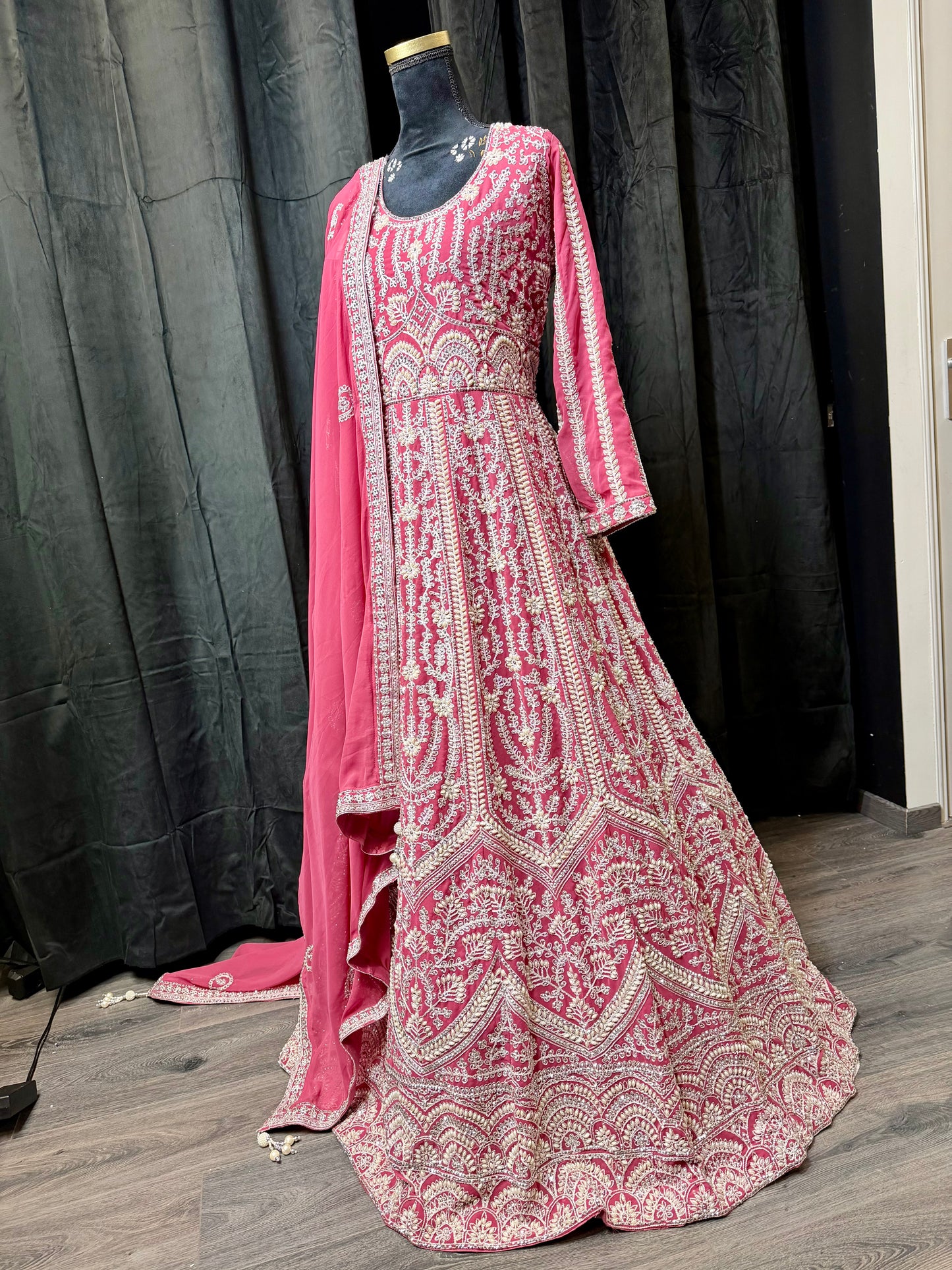 Deep Pink Anarkali – Indiase feestjurk