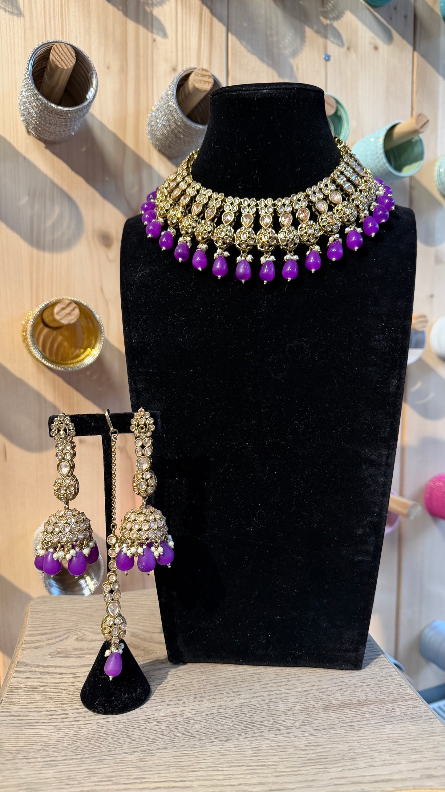 SLIGHTLY IMPERFECT: Indiase Paarse Choker Sieraden Set met Jhumka Oorbellen – Traditionele Bollywood Jewelry