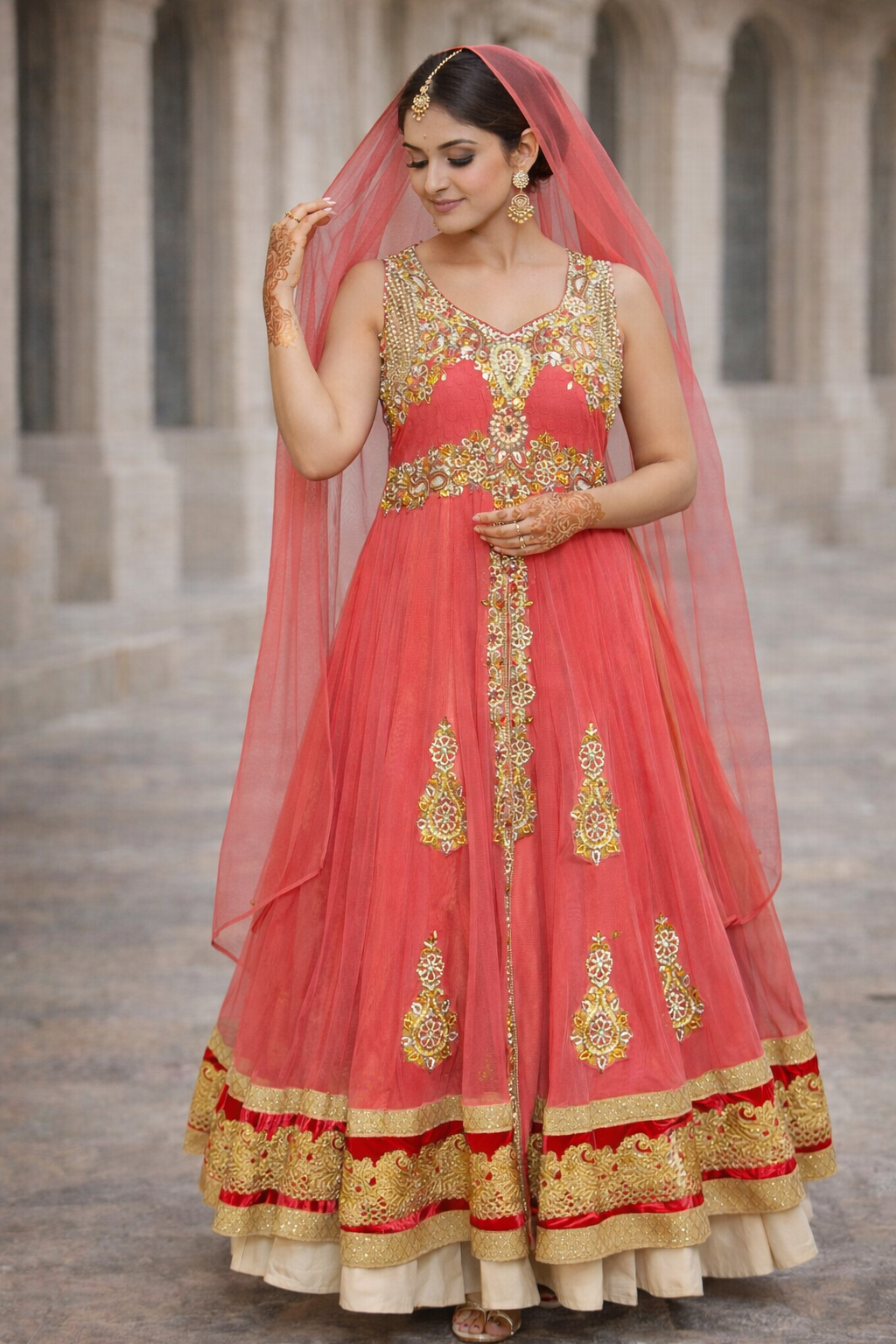 Roze Feestjurk met Goud Borduurwerk