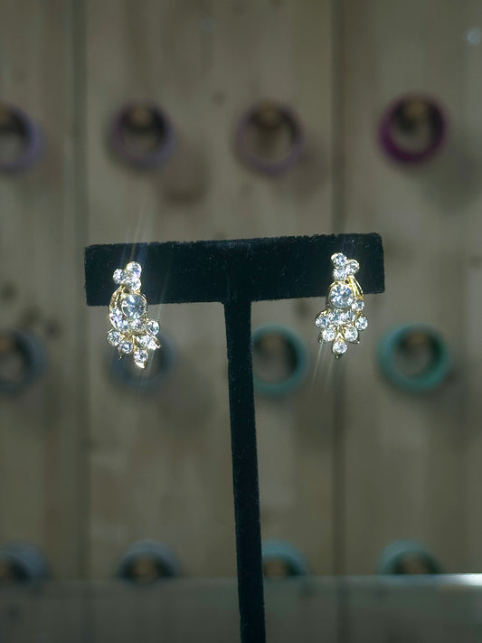 Amaya studs