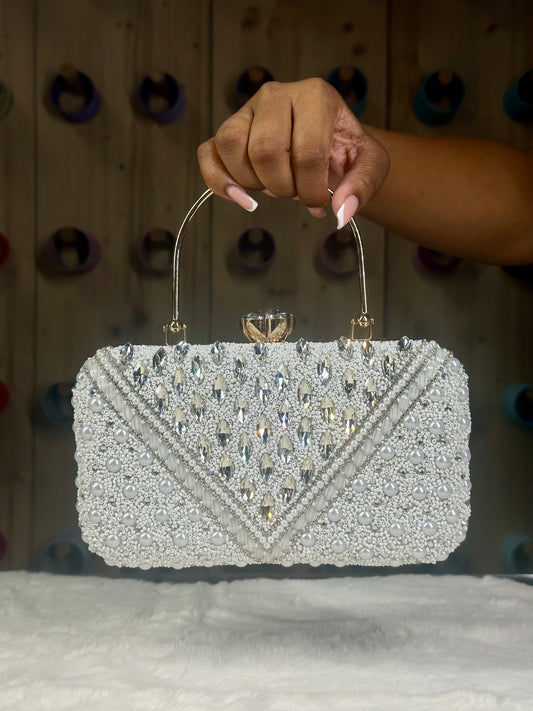 Noor clutch
