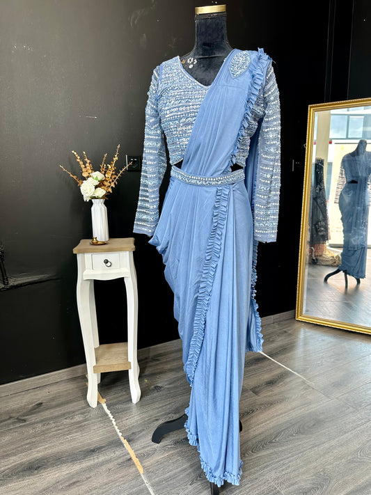 Lichtblauw readymade saree met lange mouwen – stijlvolle Indiase feestjurk