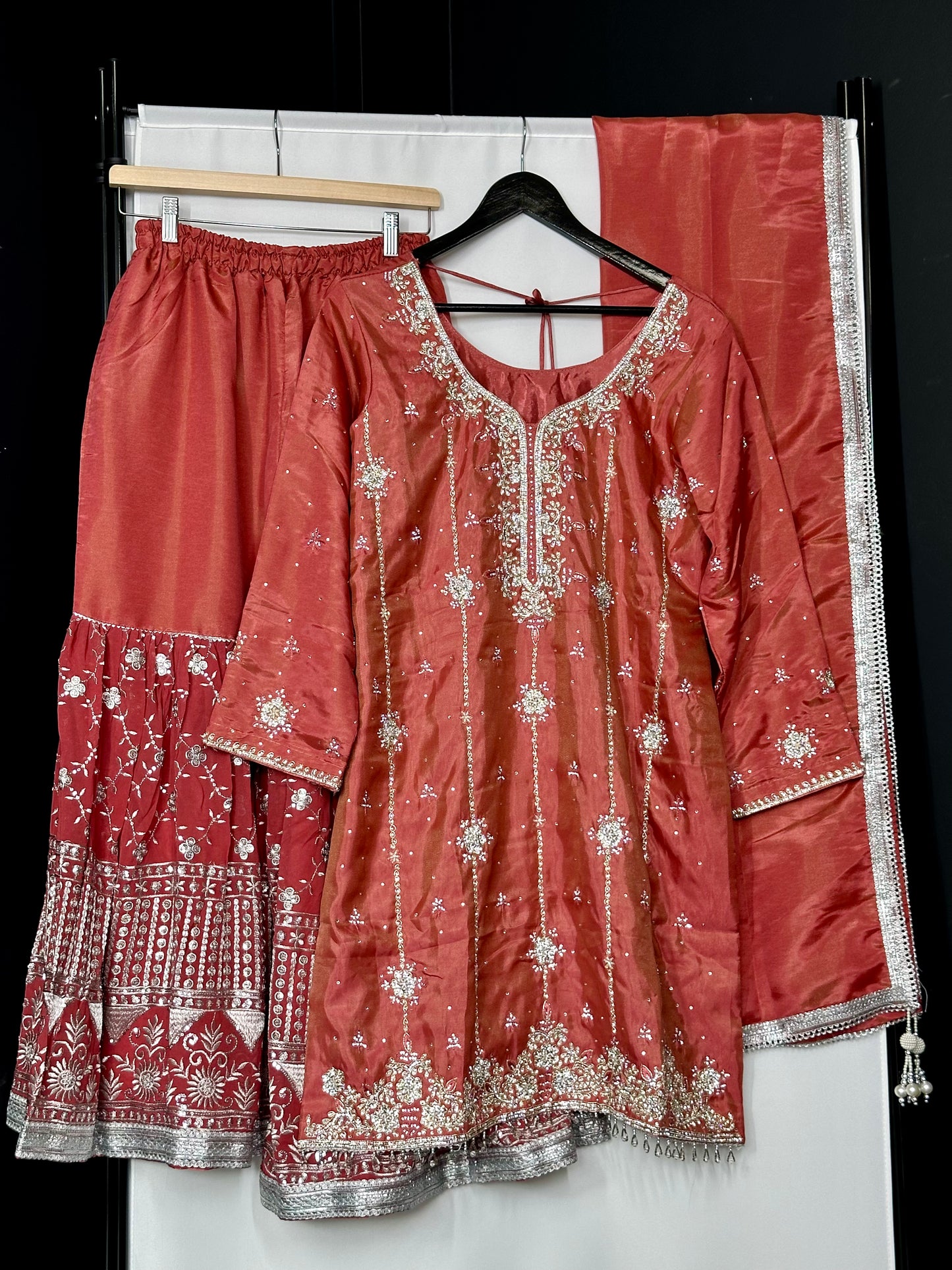 Mehr Mahl sharara