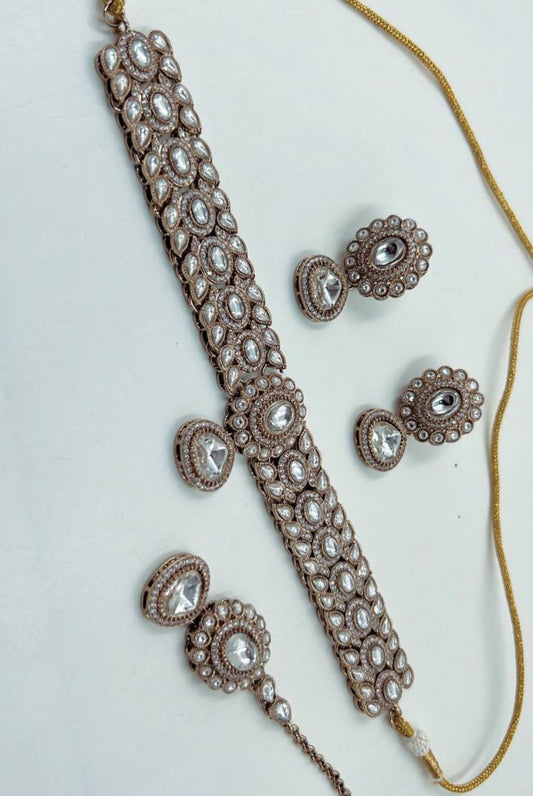 Minimalistische Kundan Choker Set met Oorbellen