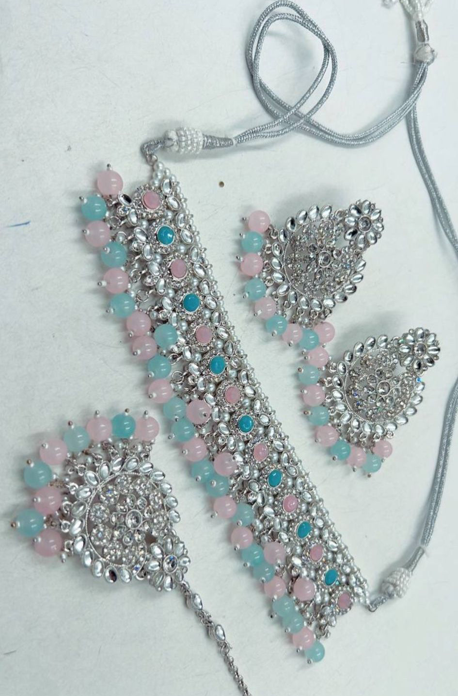 Zilverkleurige Kettingset met Kleurrijke Kralen