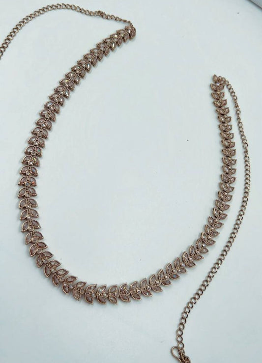 Goudkleurige Buikriem met Bladvormig Kundan Design