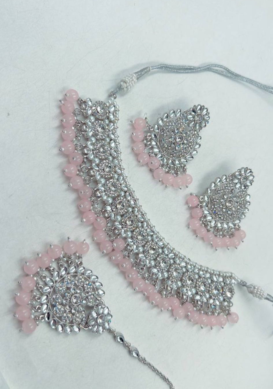 Zilverkleurige Kettingset met Kleurrijke Kralen