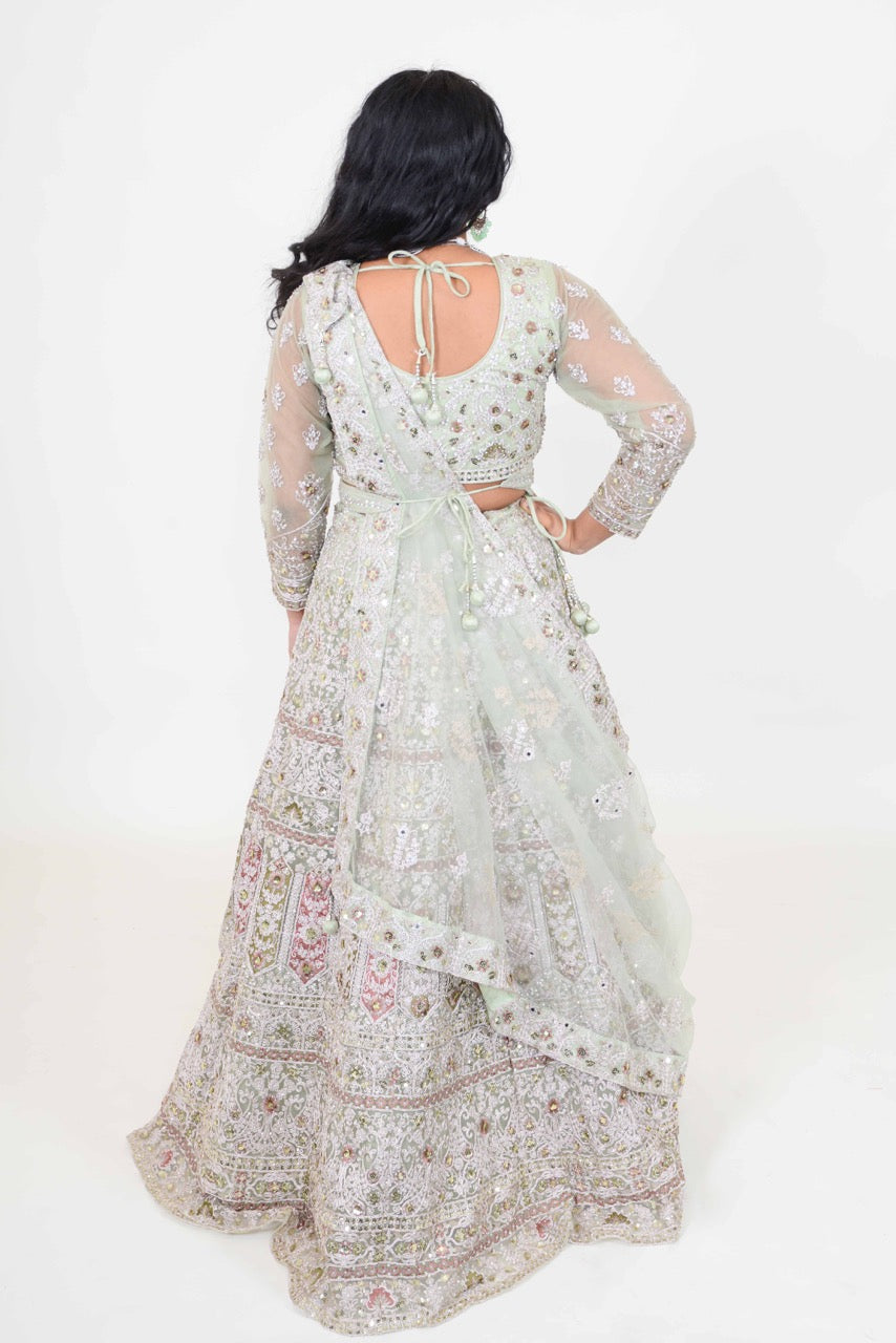 Mayra mintgroene lehenga met buikriem