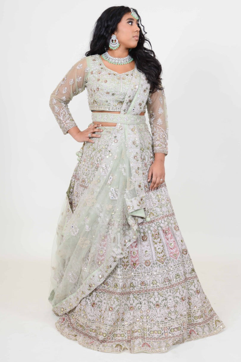 Mayra mintgroene lehenga met buikriem